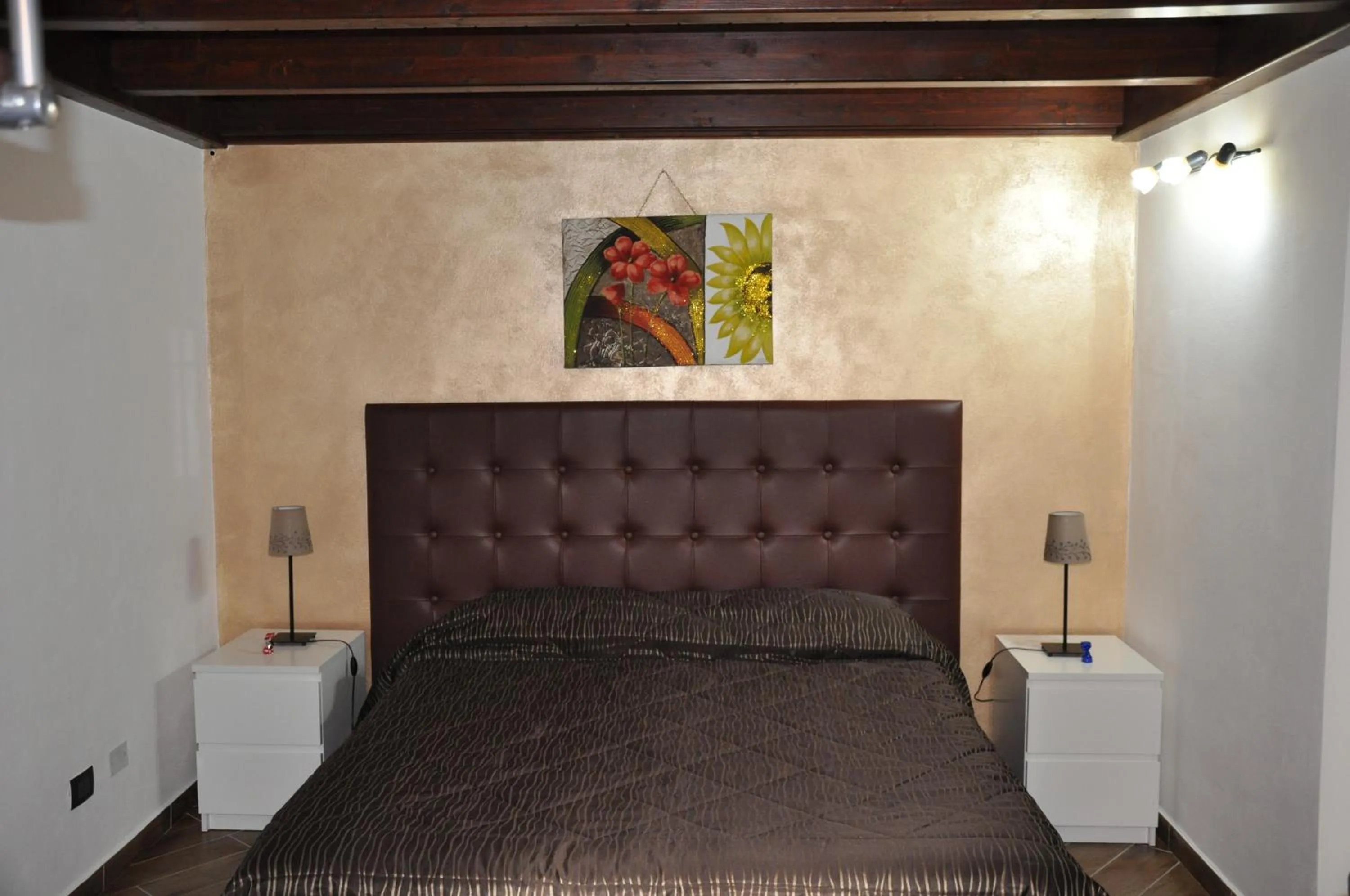 Photo of the whole room in La Nuova Girgenti