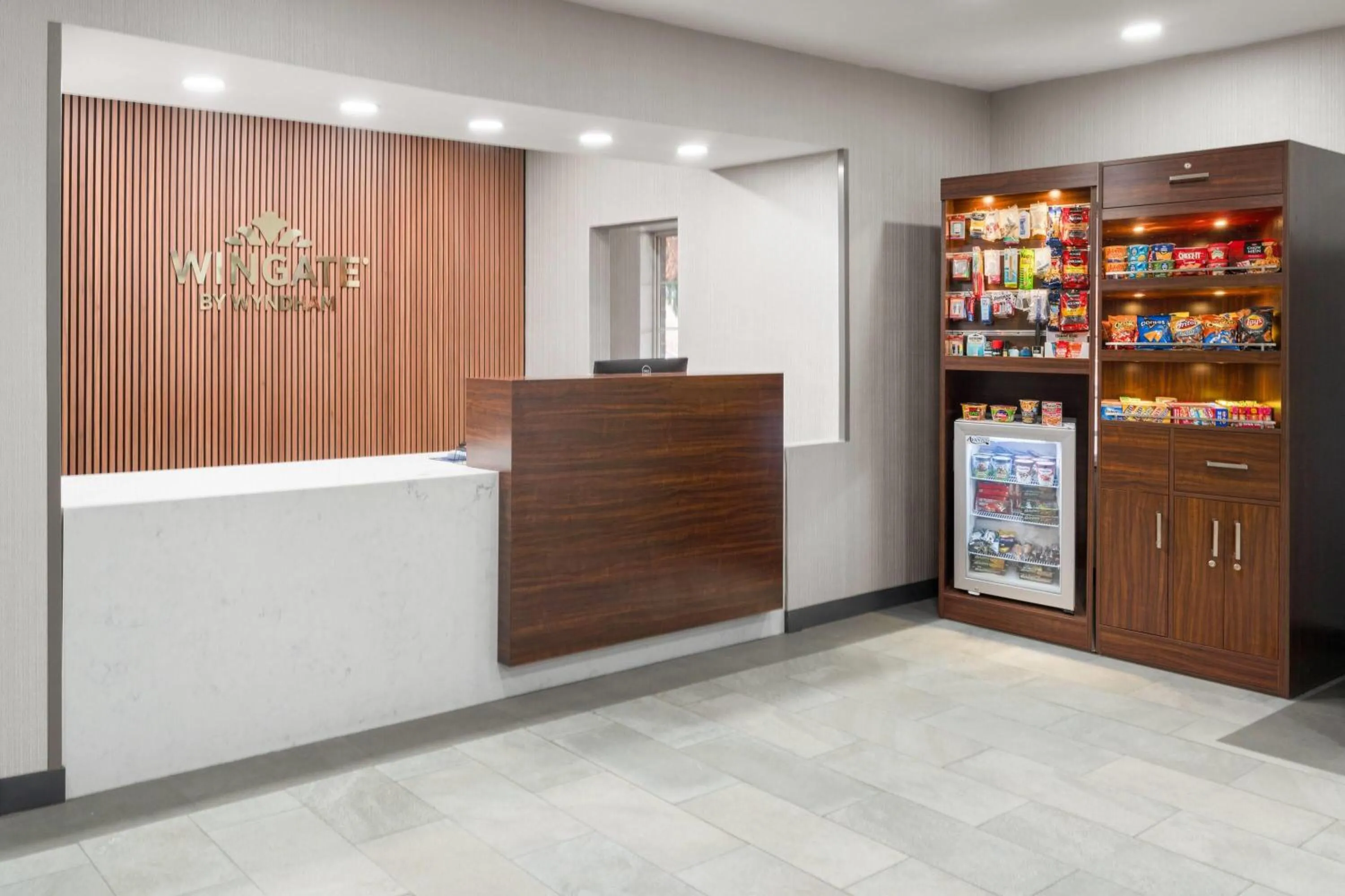 Lobby or reception in Wingate By Wyndham Mansfield Ontario