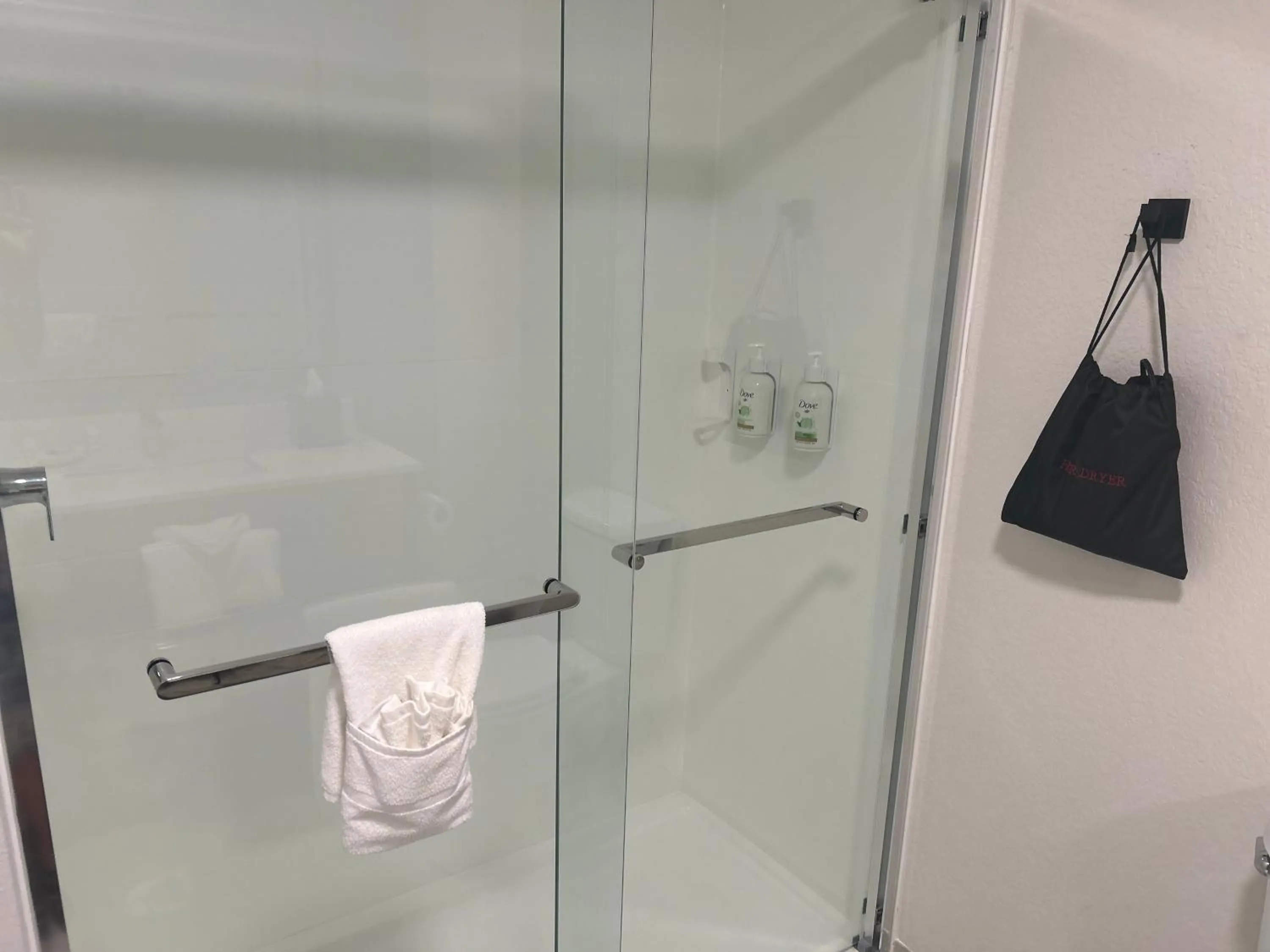 Bathroom in Wingate By Wyndham Mansfield Ontario