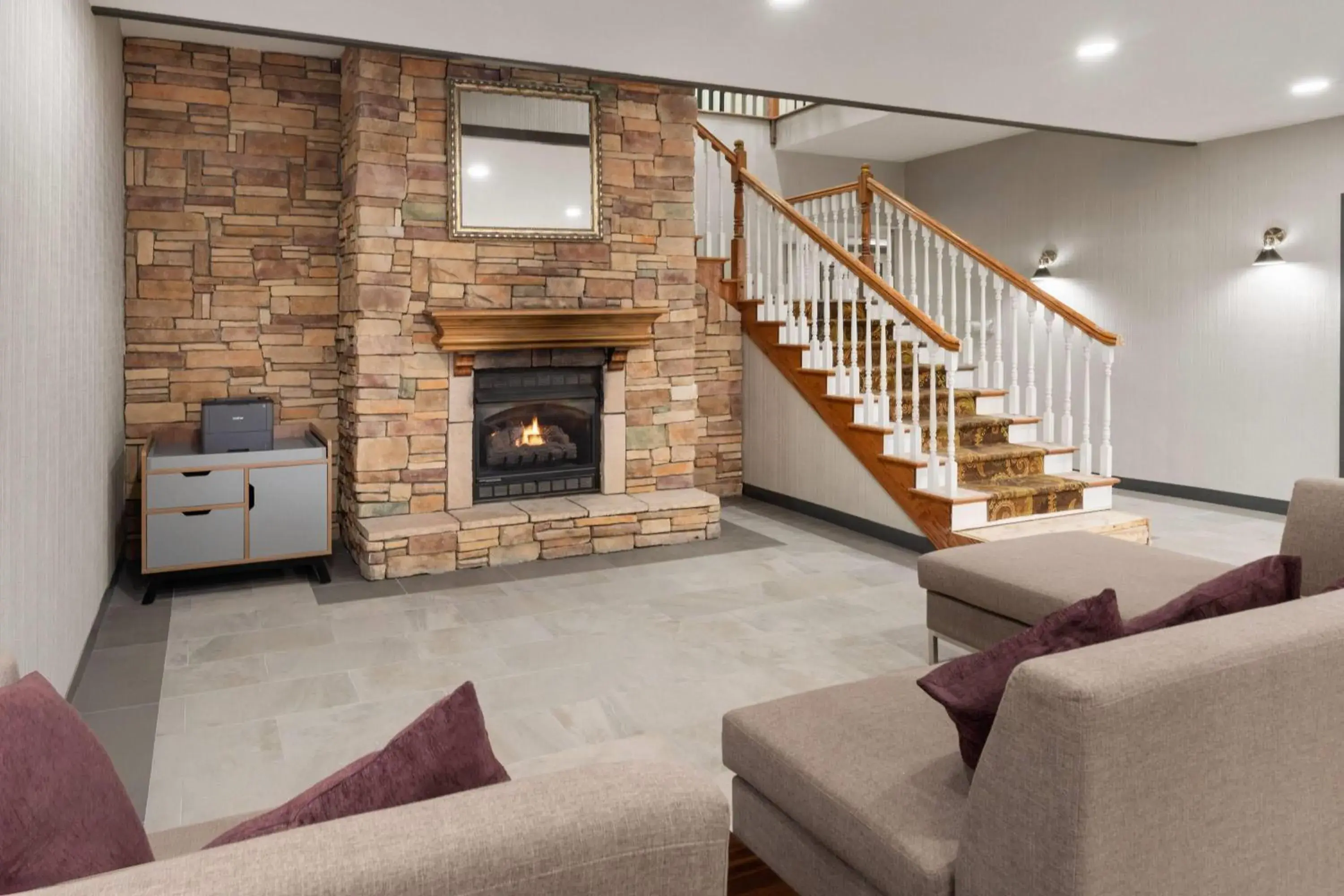 Lobby or reception in Wingate By Wyndham Mansfield Ontario Lobby or reception in Wingate By Wyndham Mansfield Ontario