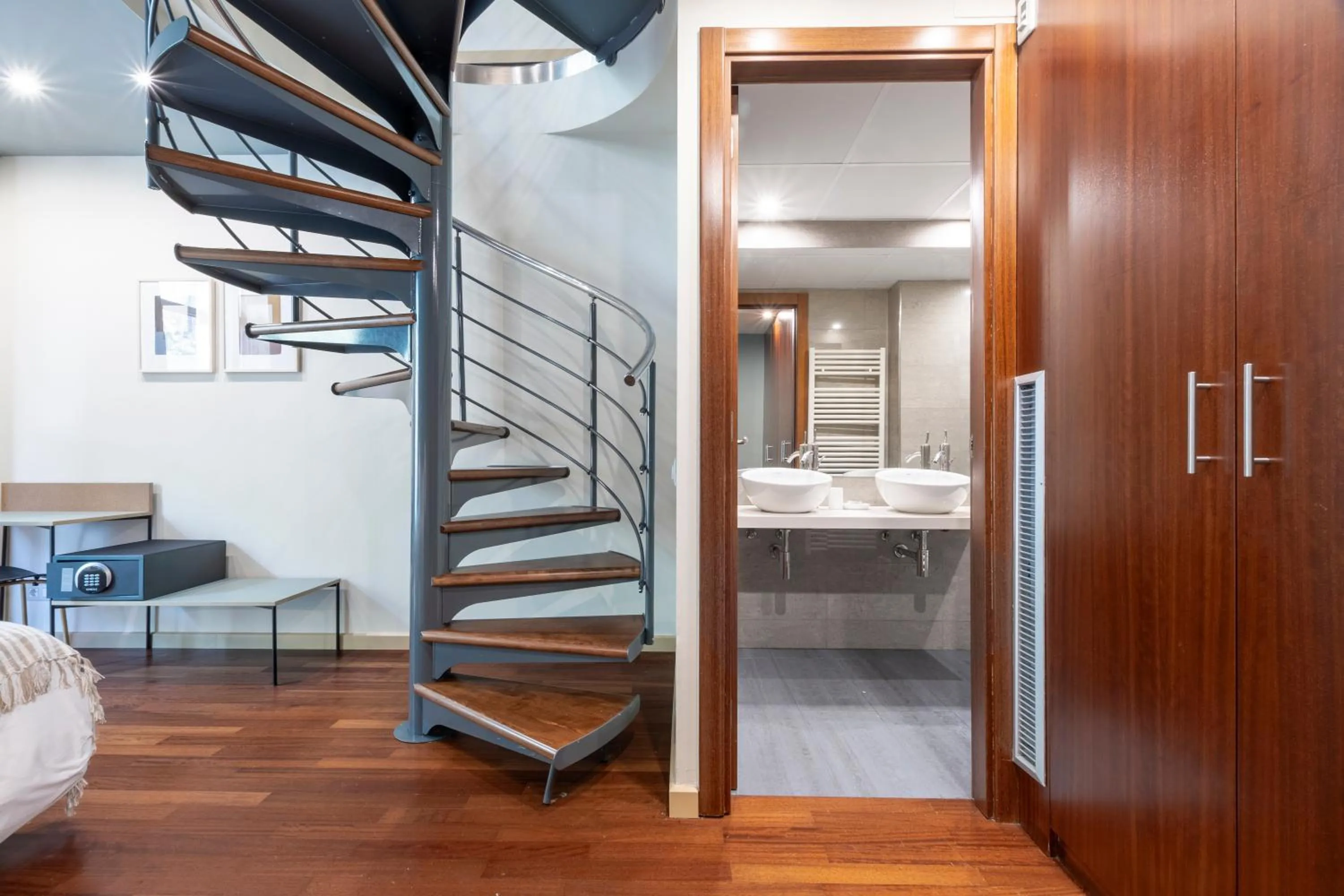 Bathroom, Bed in Aspasios Diagonal Art Apartments