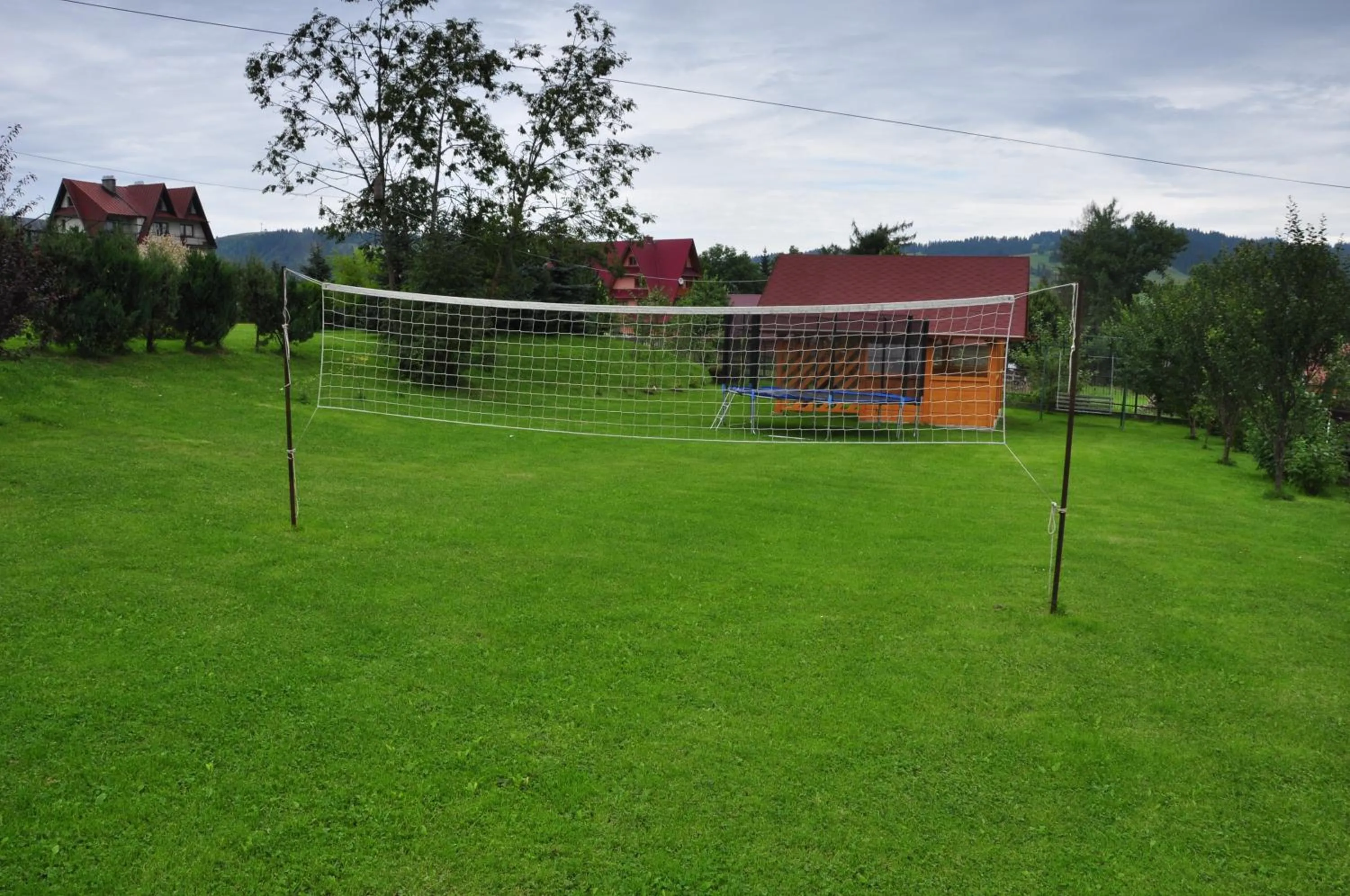 Garden in Pokoje gościnne u Komperdow pod wyciągiem narciarskim Kaniowka