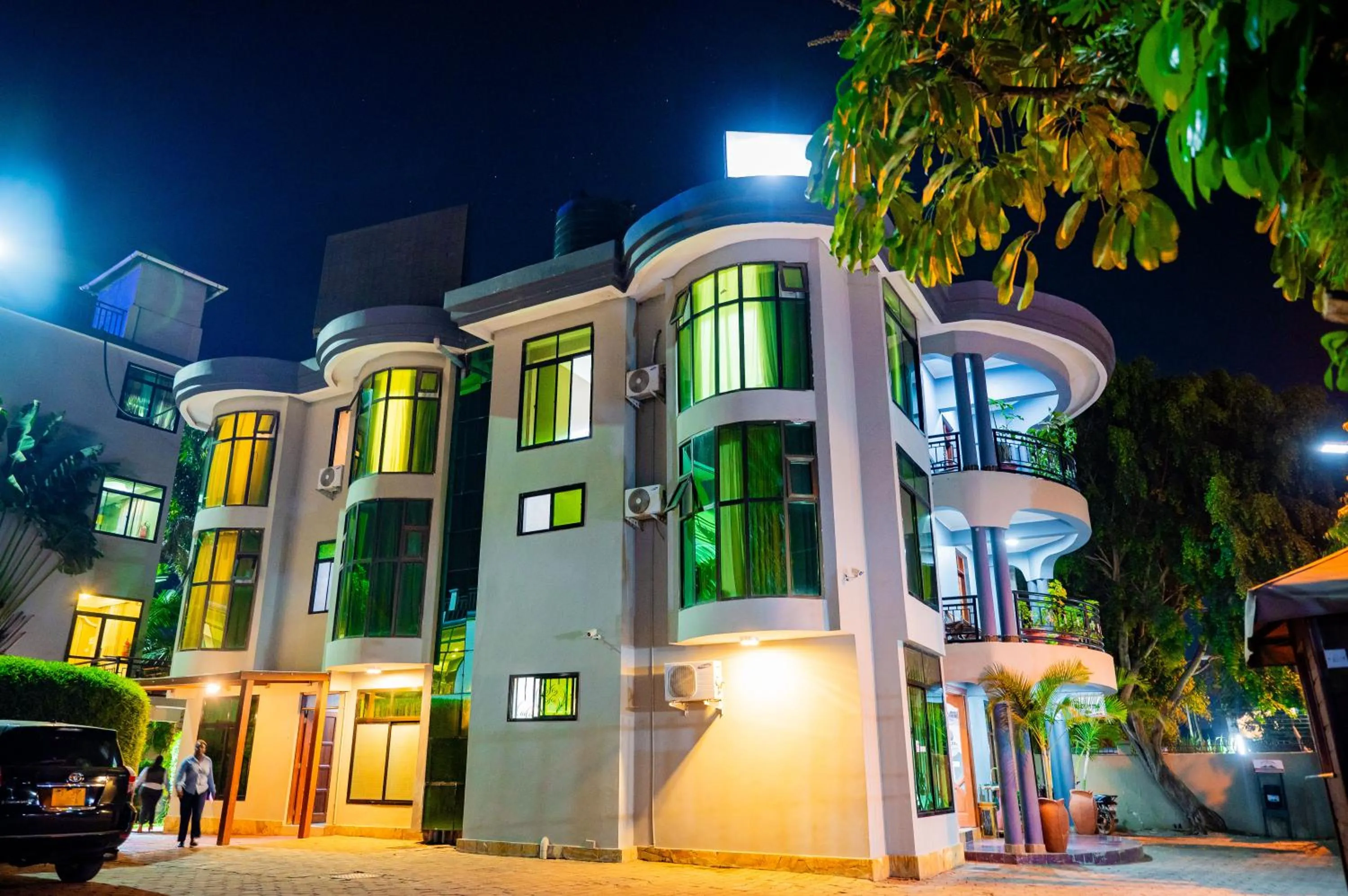 Property building in Green Mountain Hotel