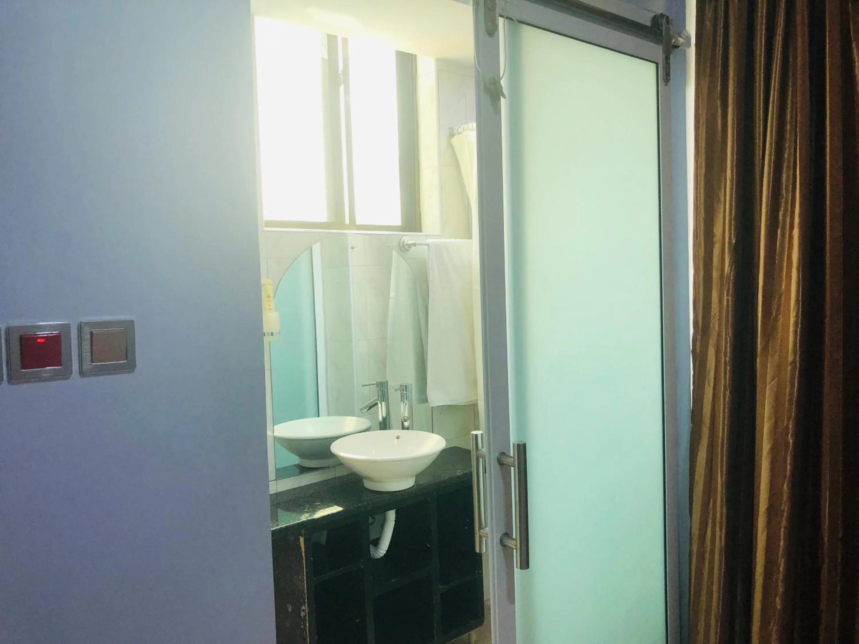 Shower in Green Mountain Hotel