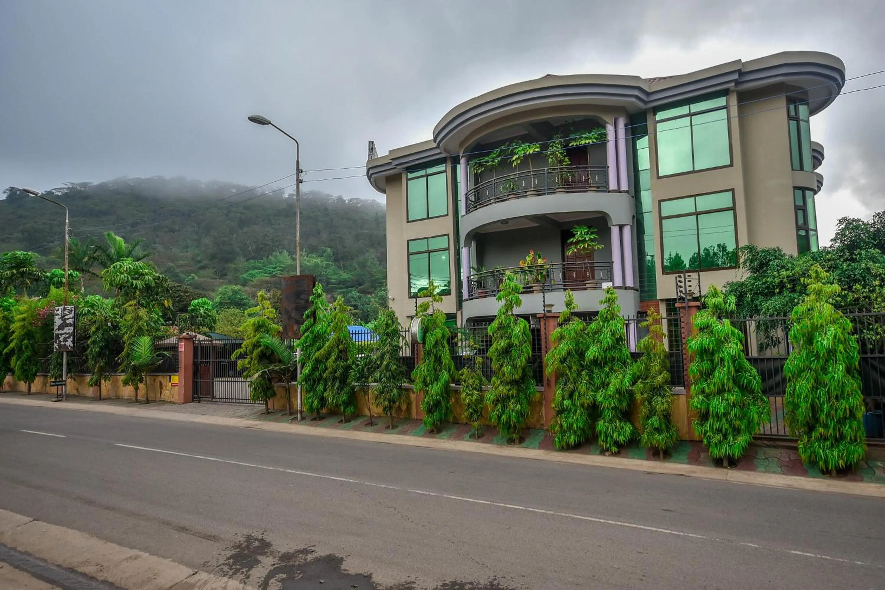 Facade/entrance in Green Mountain Hotel