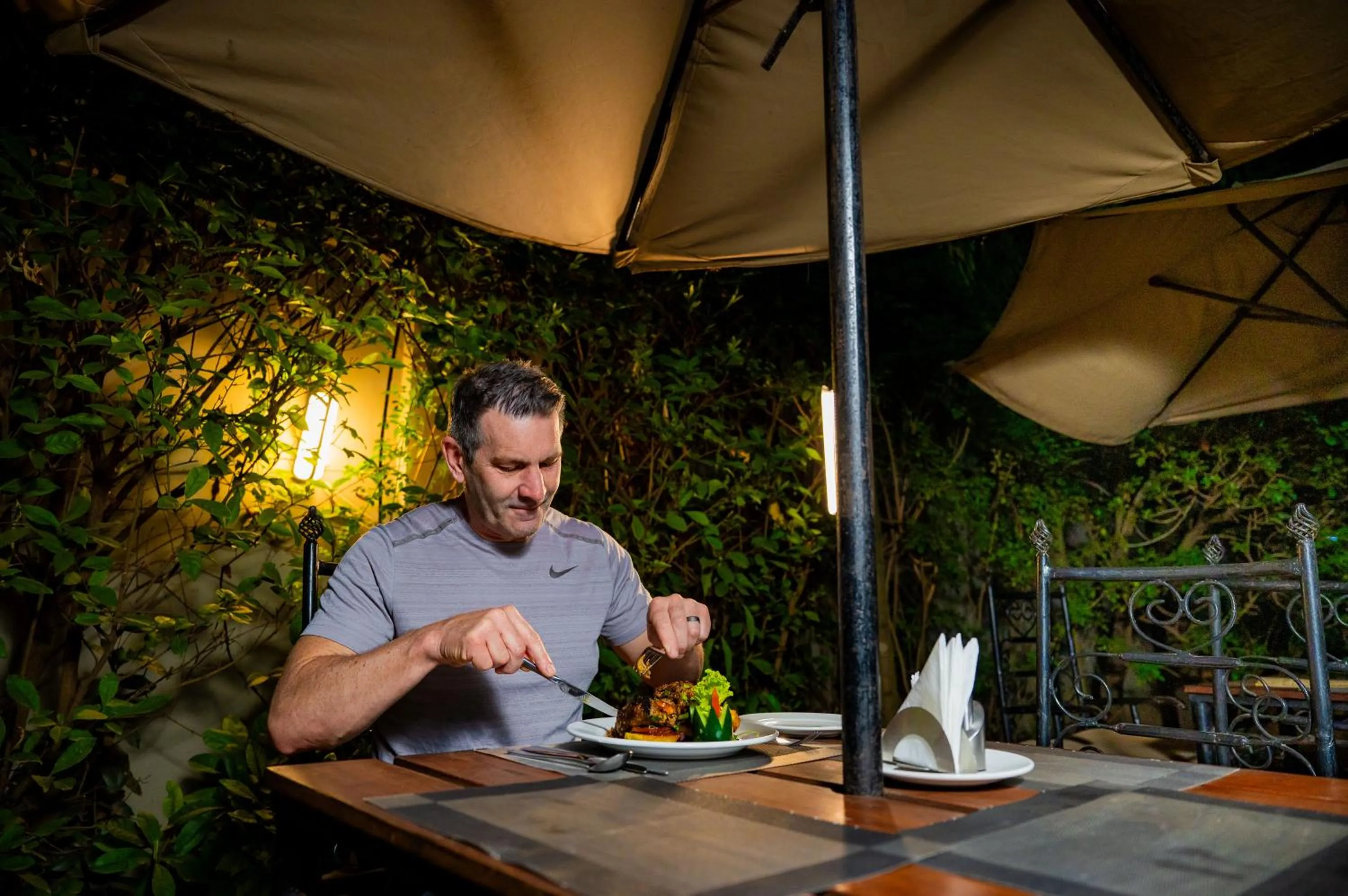 Restaurant/places to eat in Green Mountain Hotel