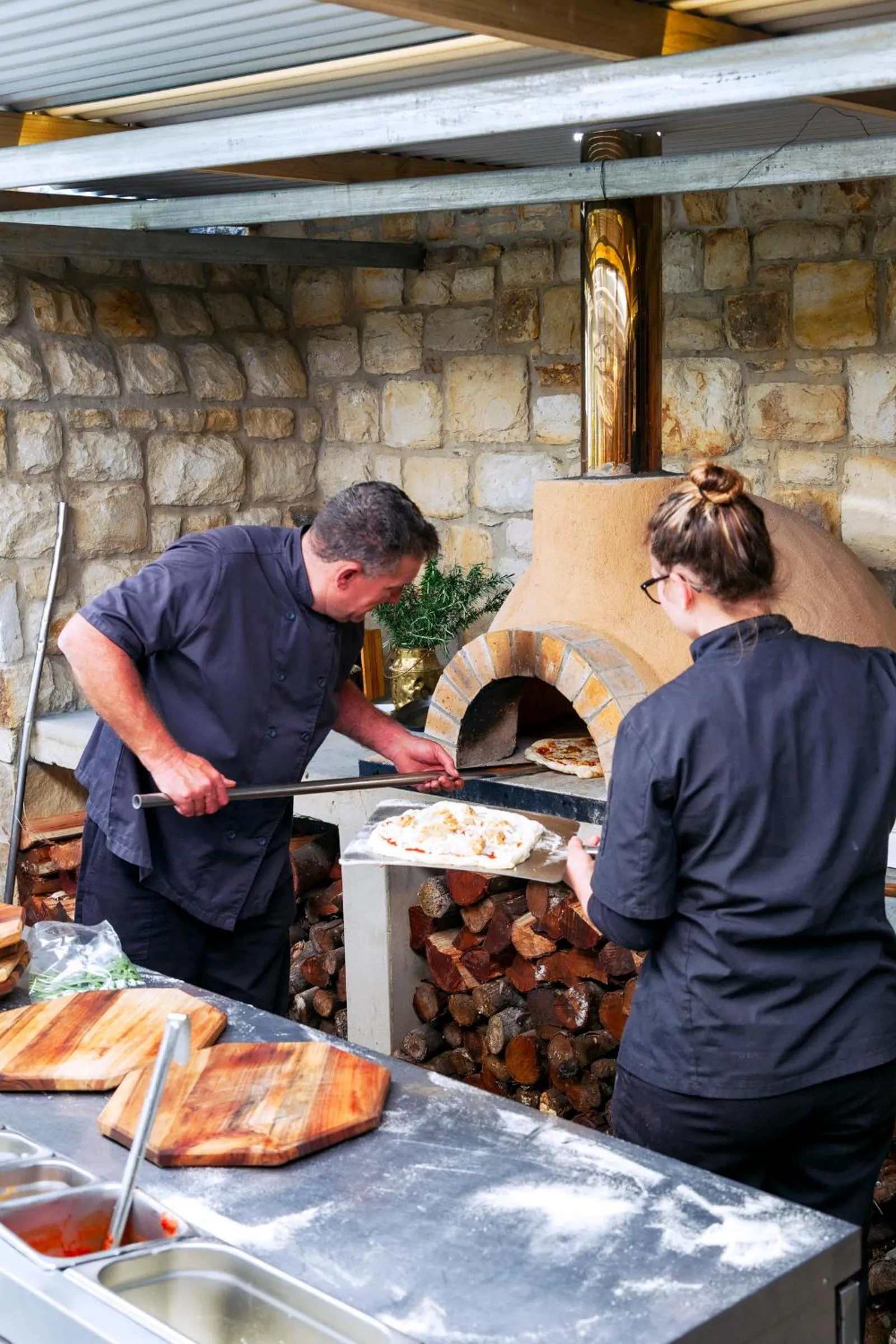 Restaurant/places to eat in Portland Manor