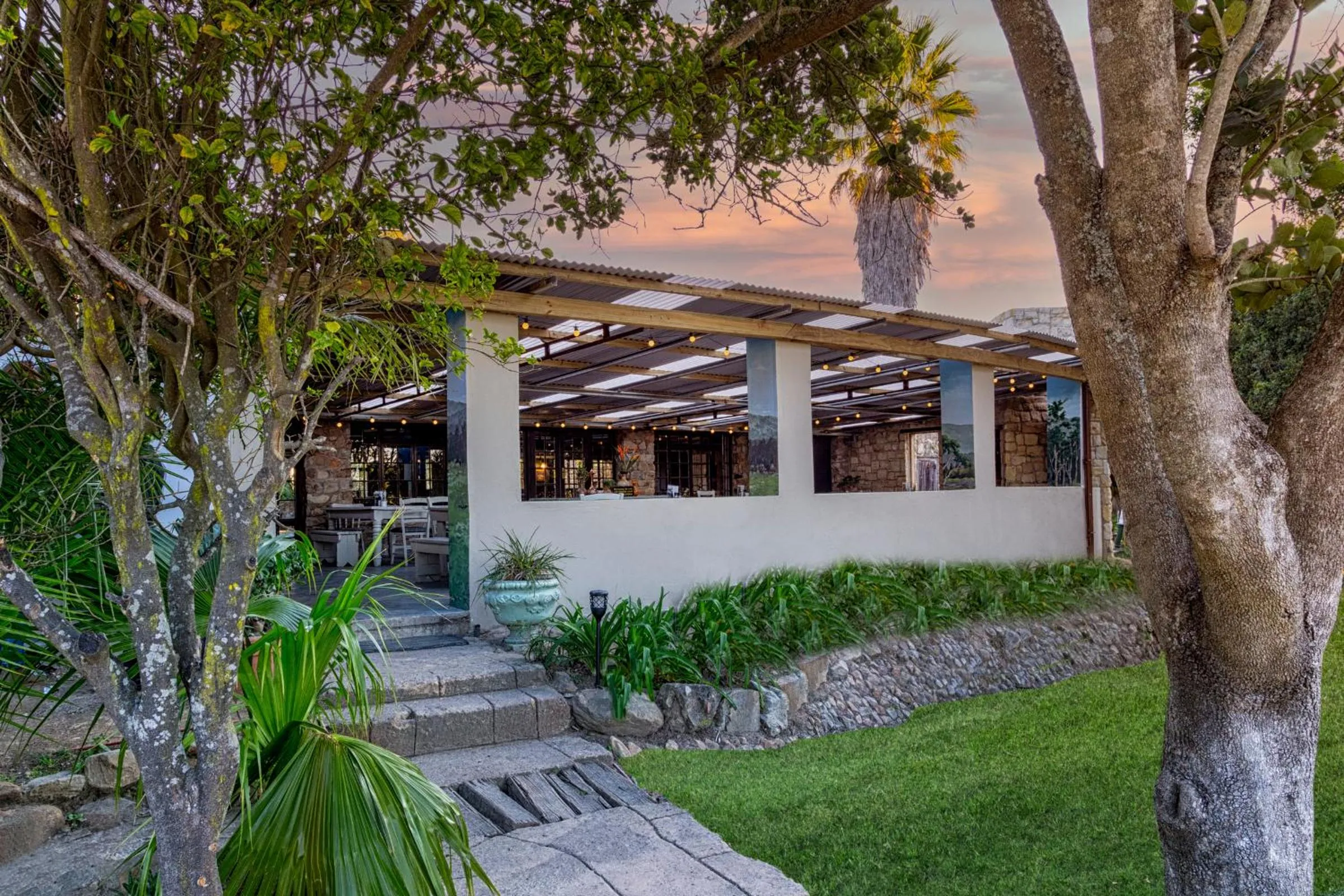 Property building in Portland Manor