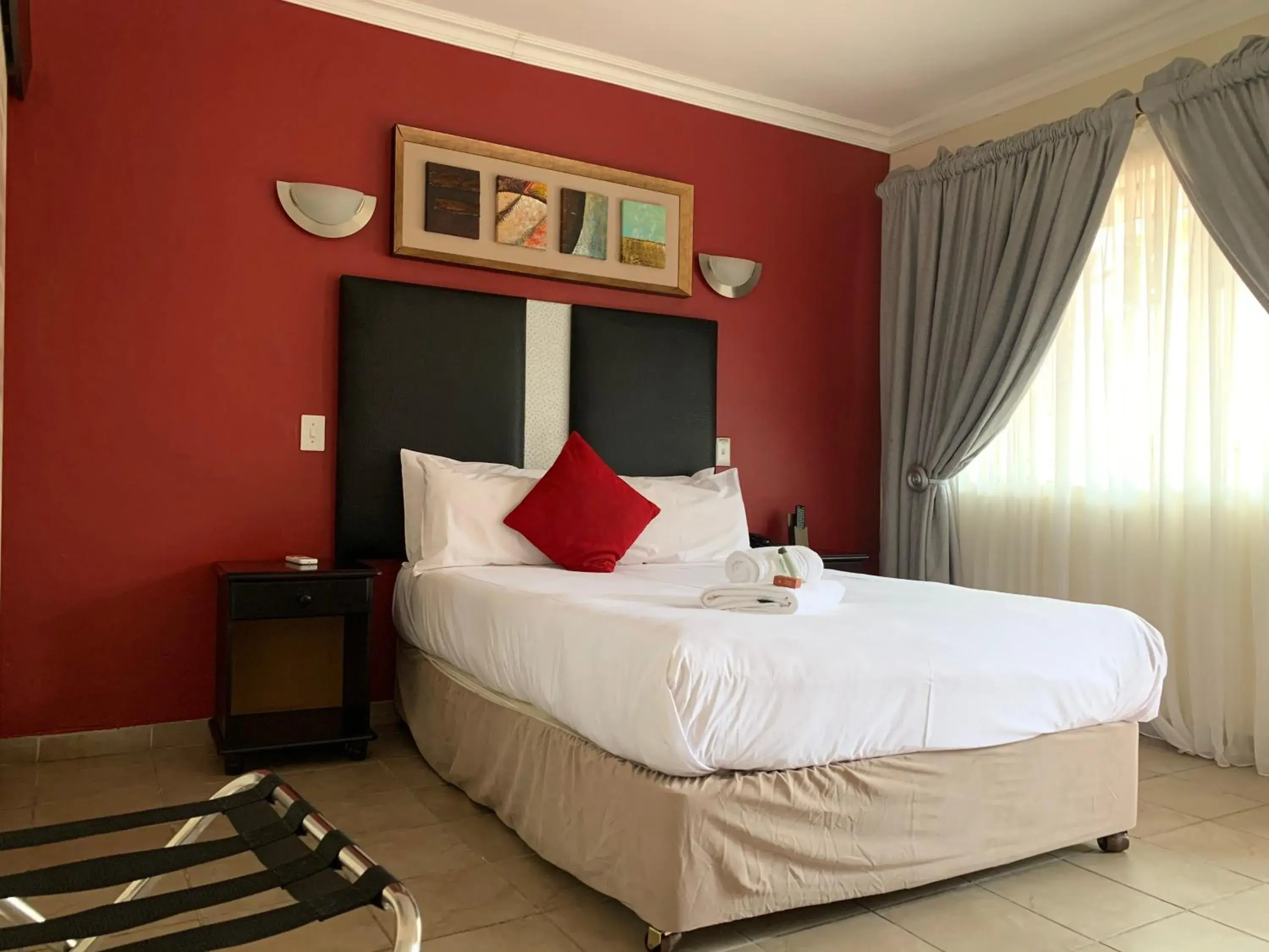 Economy Twin Room in Ivory Lodge Bendor Economy Twin Room in Ivory Lodge Bendor