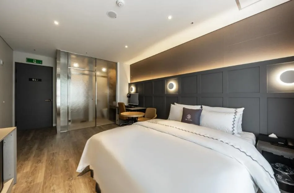 Bed in Gimpo JK Hotel