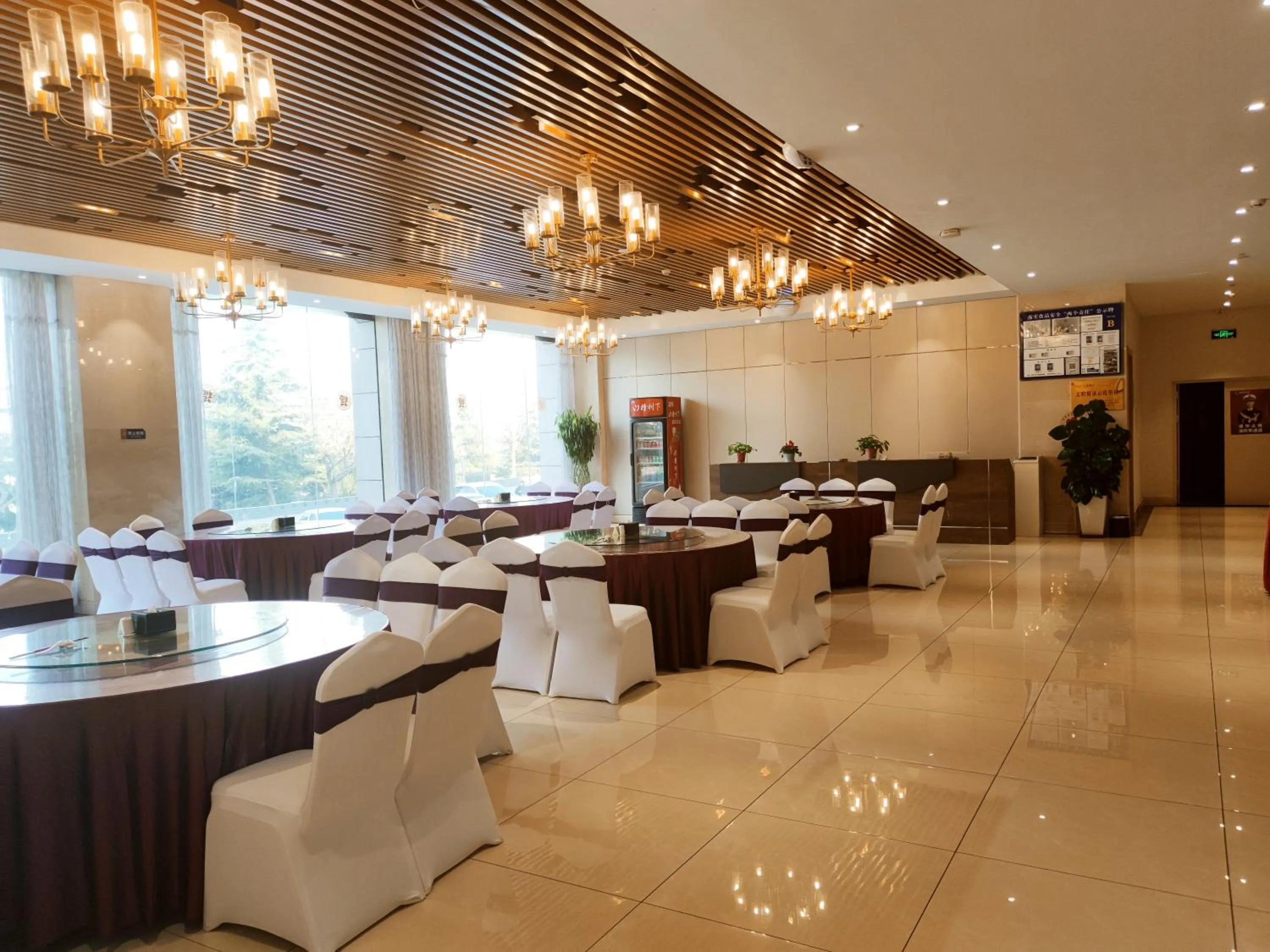 Restaurant/places to eat in Huashan Xinghe International Hotel
