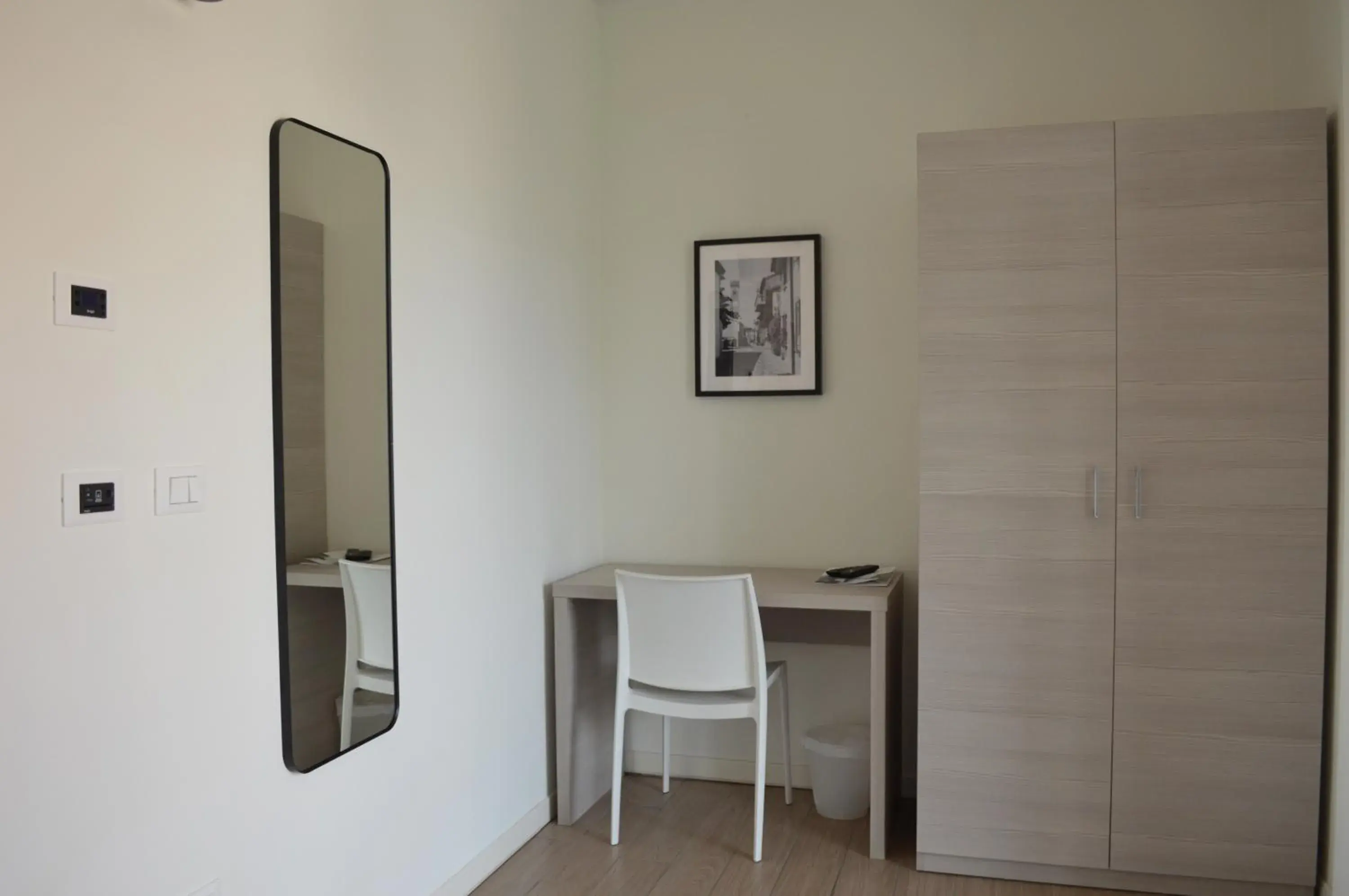 Bedroom, Dining Area in Hotel Riva e Mare