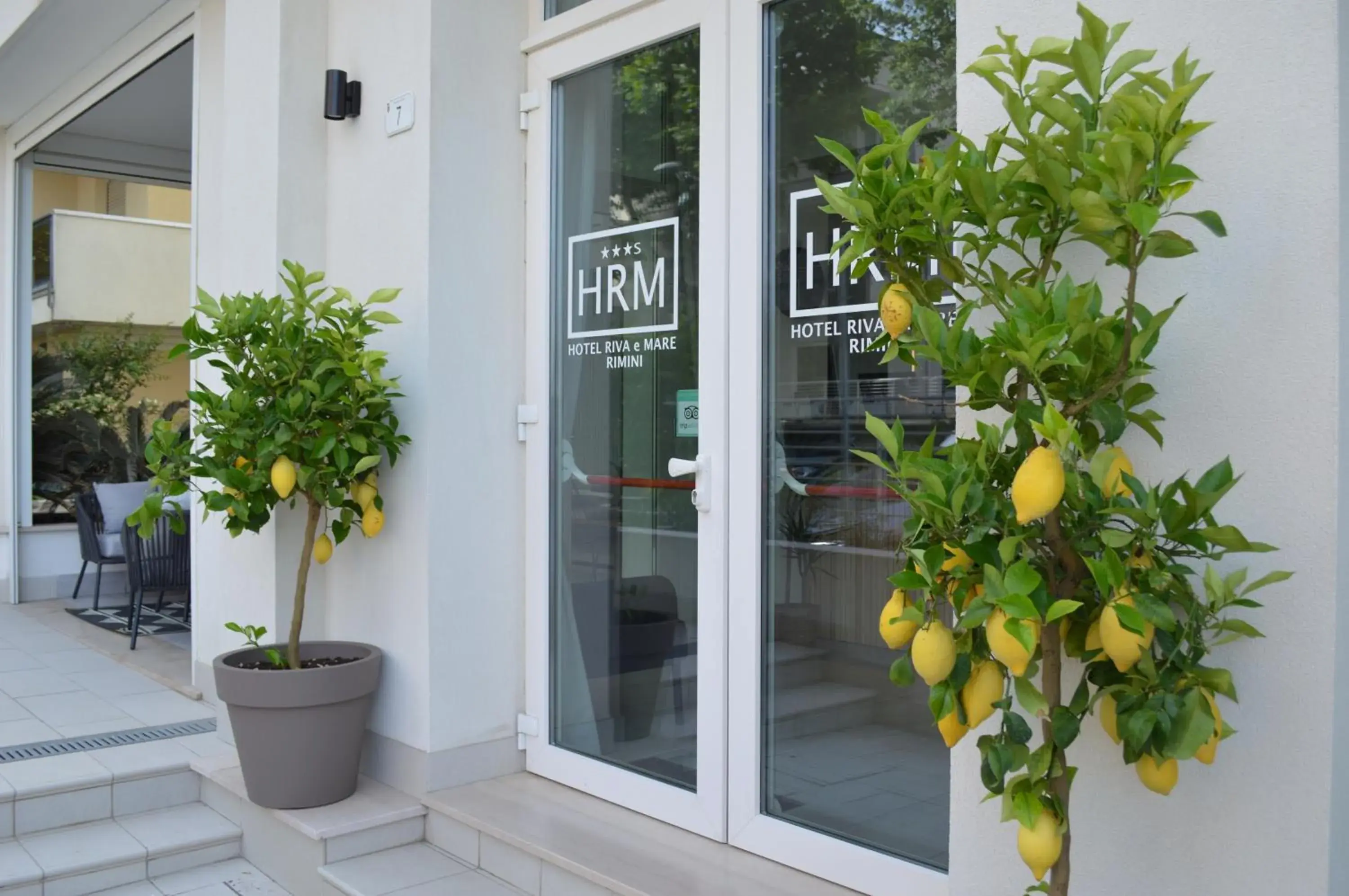 Facade/entrance in Hotel Riva e Mare