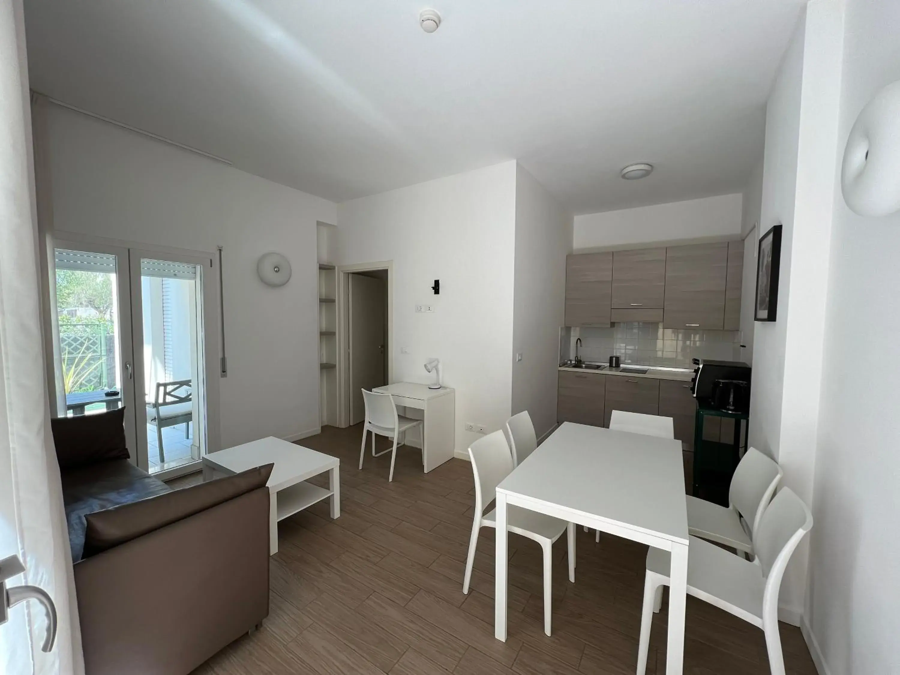 Living room, Dining Area in Hotel Riva e Mare