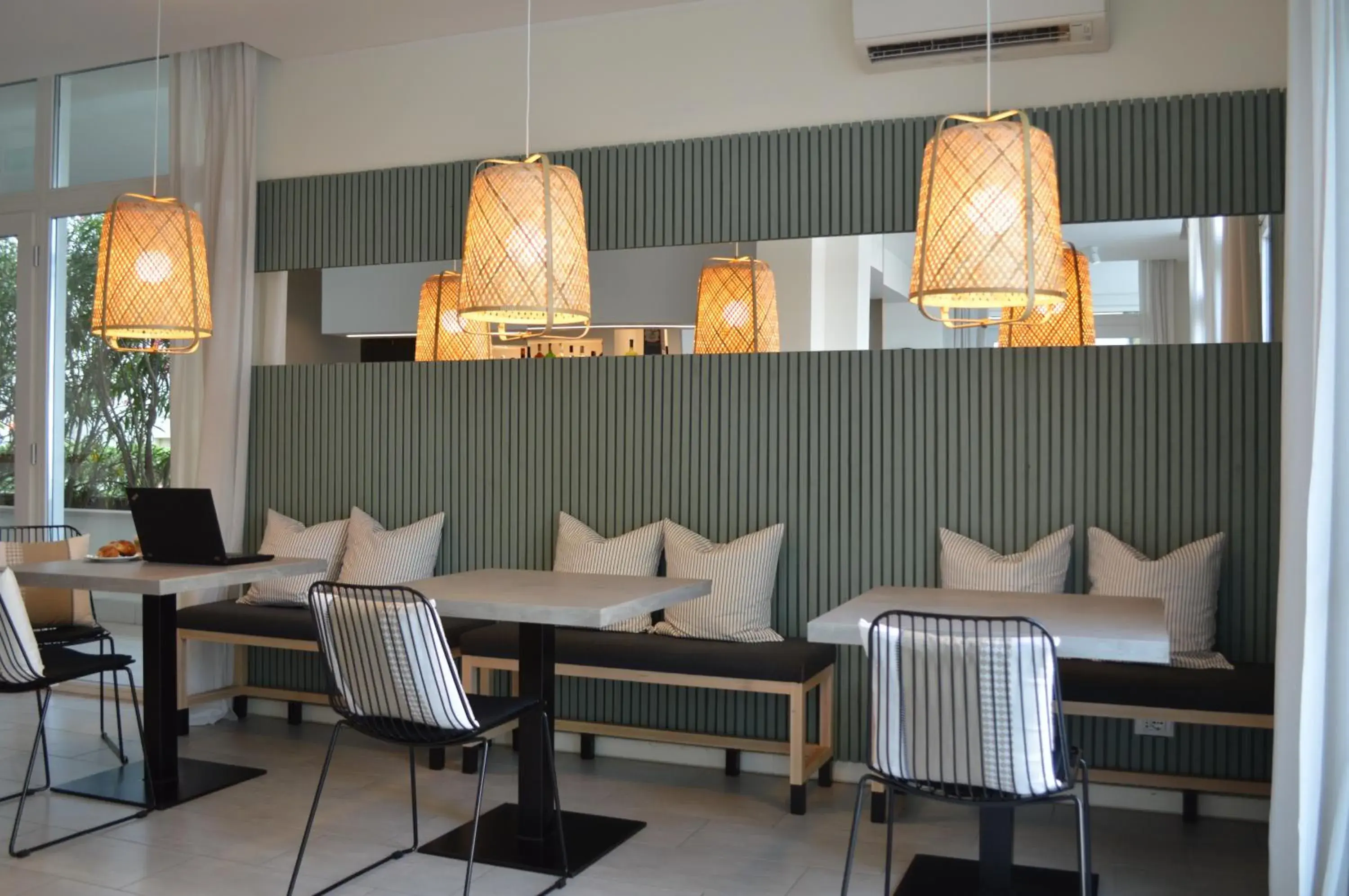 Lounge or bar, Restaurant/Places to Eat in Hotel Riva e Mare