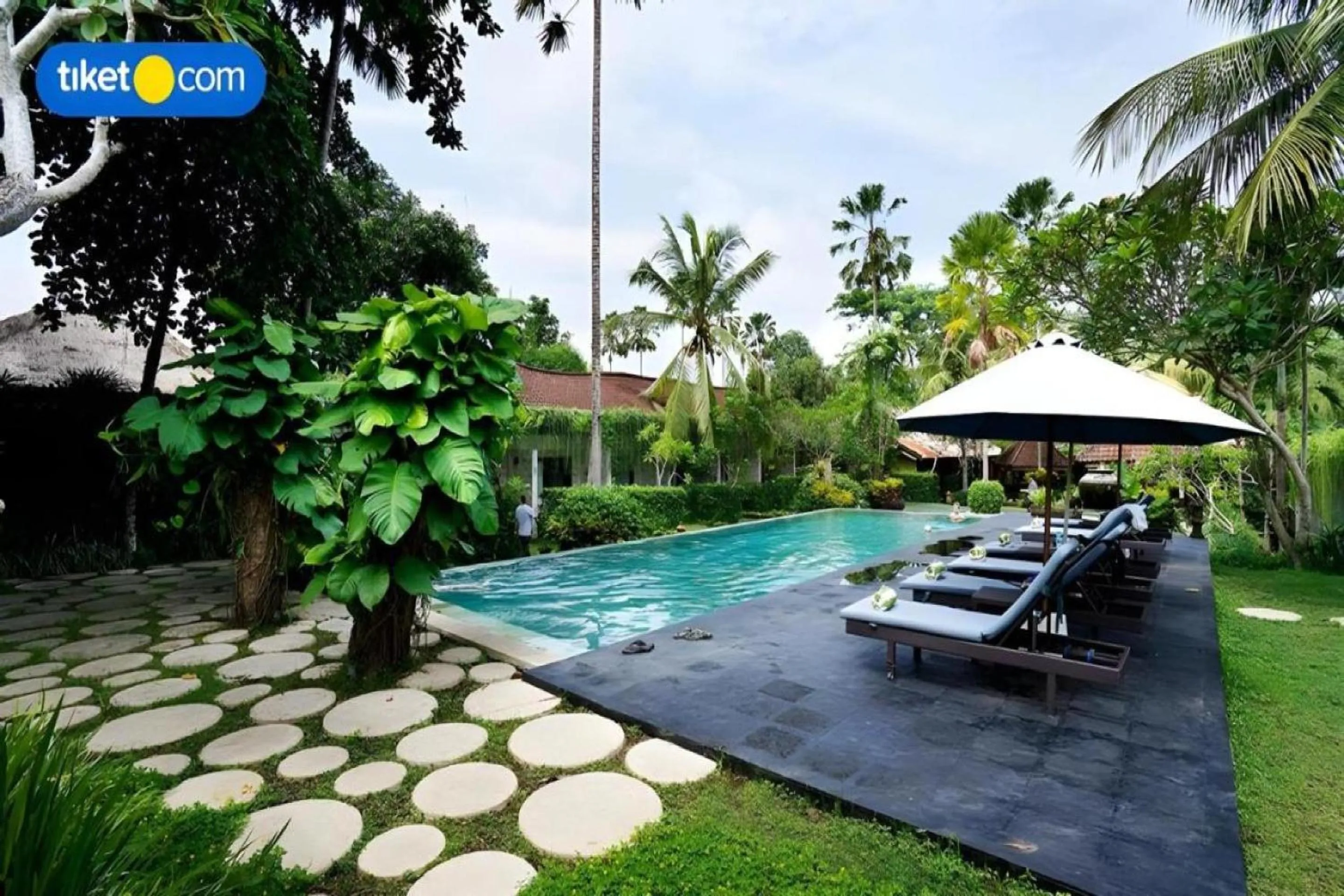 Swimming pool in Belvilla Y Resort Near Central Ubud