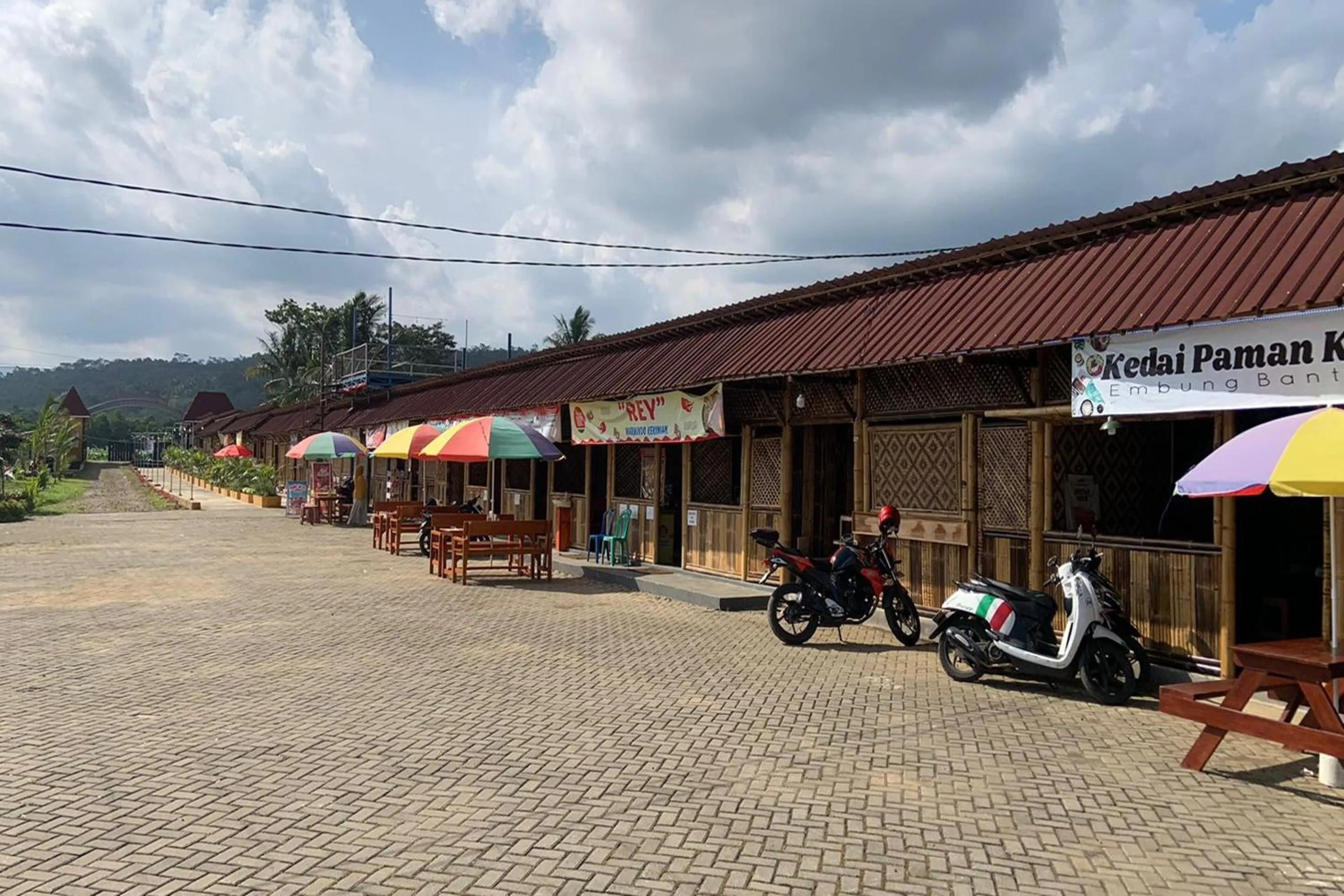 Lobby or reception in Capital O 93437 Embung Banteran CottageNearLapangan Banteran