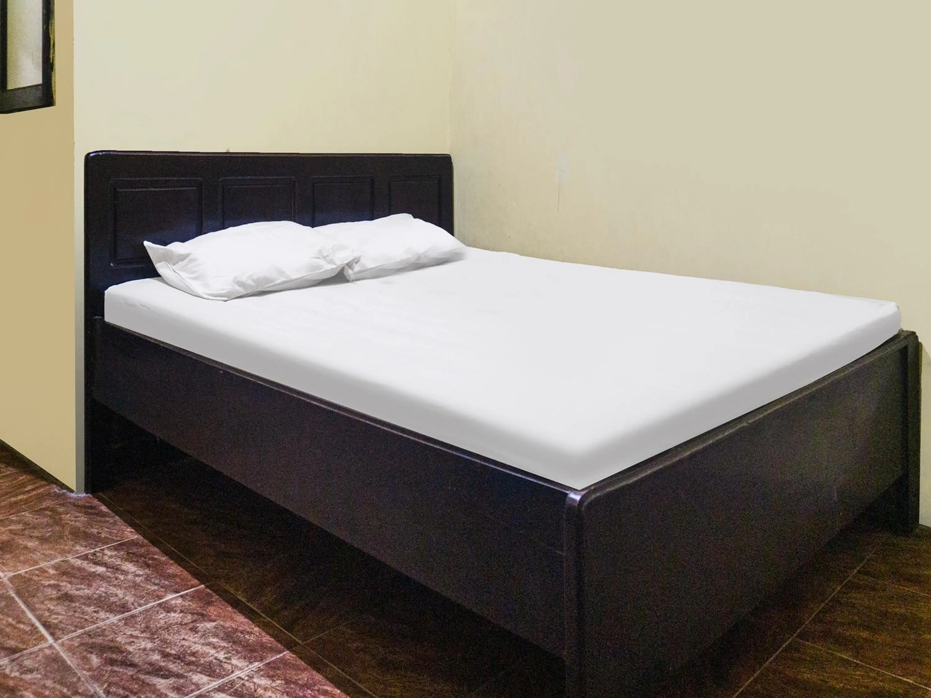 Bedroom, Bed in Hotel O Emmy Homestay Syariah