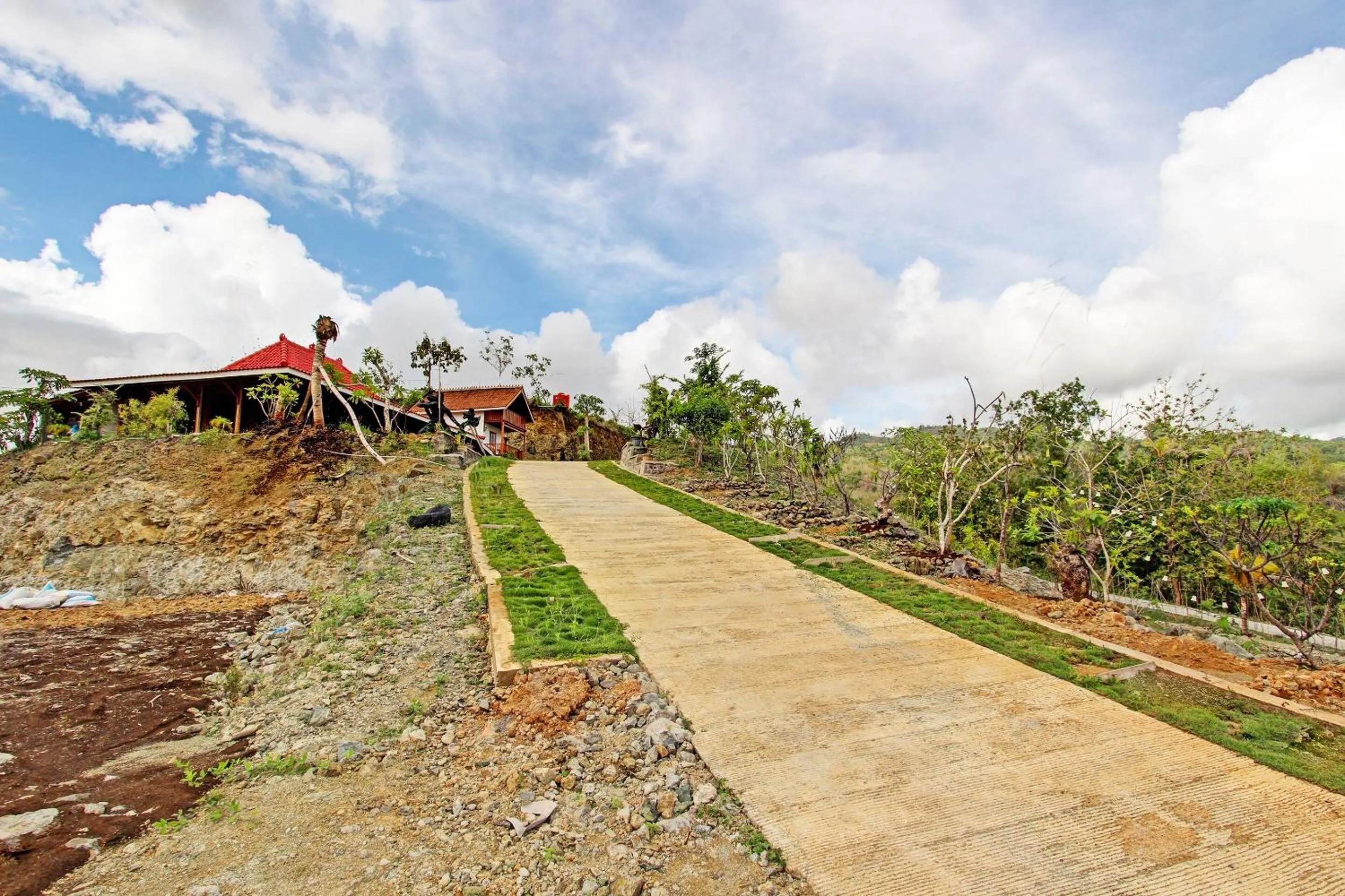 Facade/entrance in Capital O 93449 The Boekit Song Putri Resort
