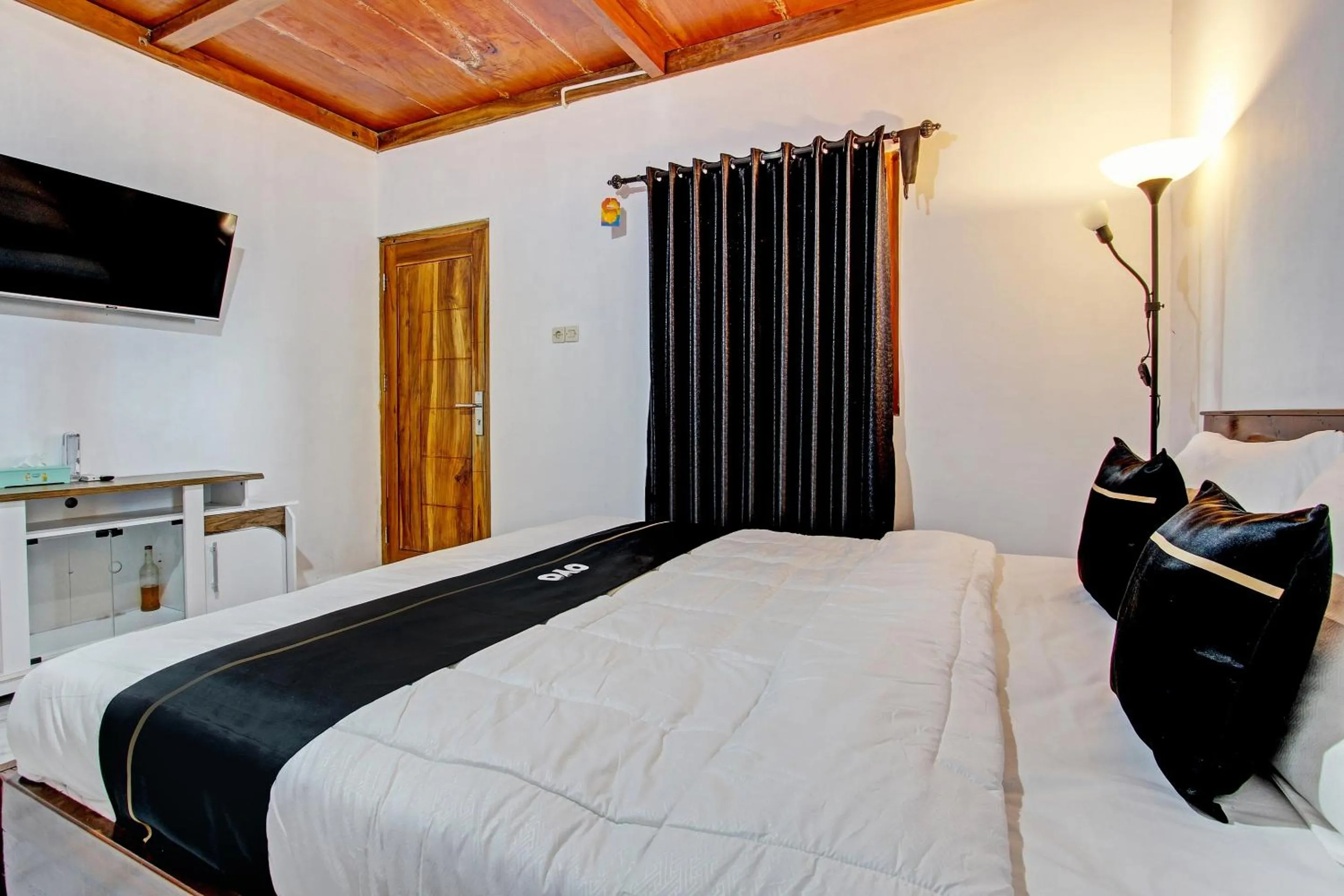 Bedroom in Capital O 93449 The Boekit Song Putri Resort