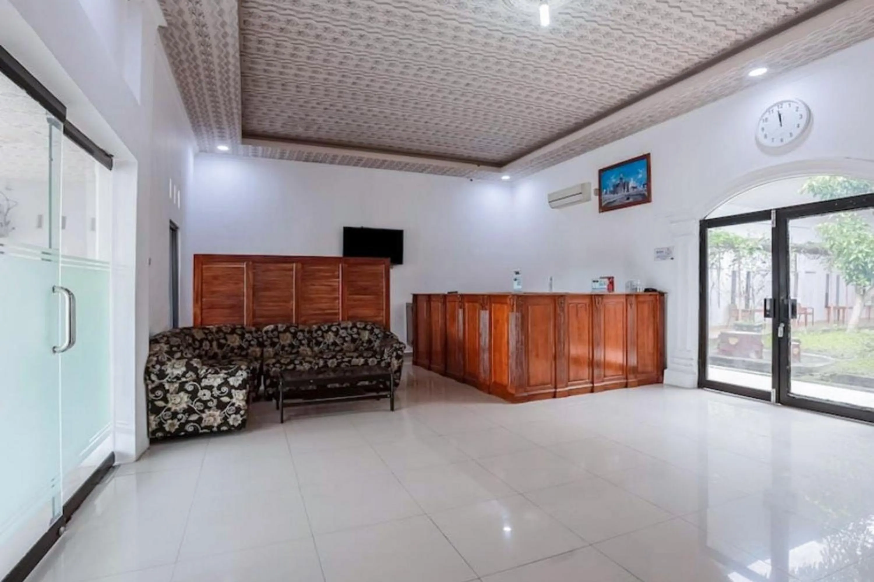 Lobby or reception in Wisma Silampari Mitra RedDoorz