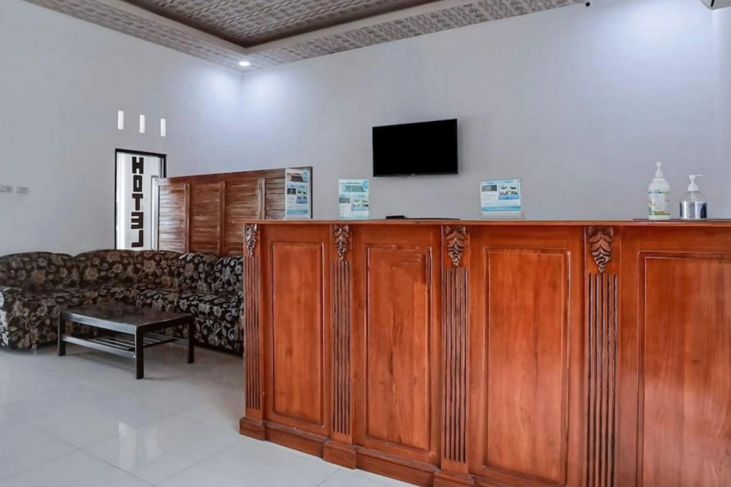 Lobby or reception in Wisma Silampari Mitra RedDoorz