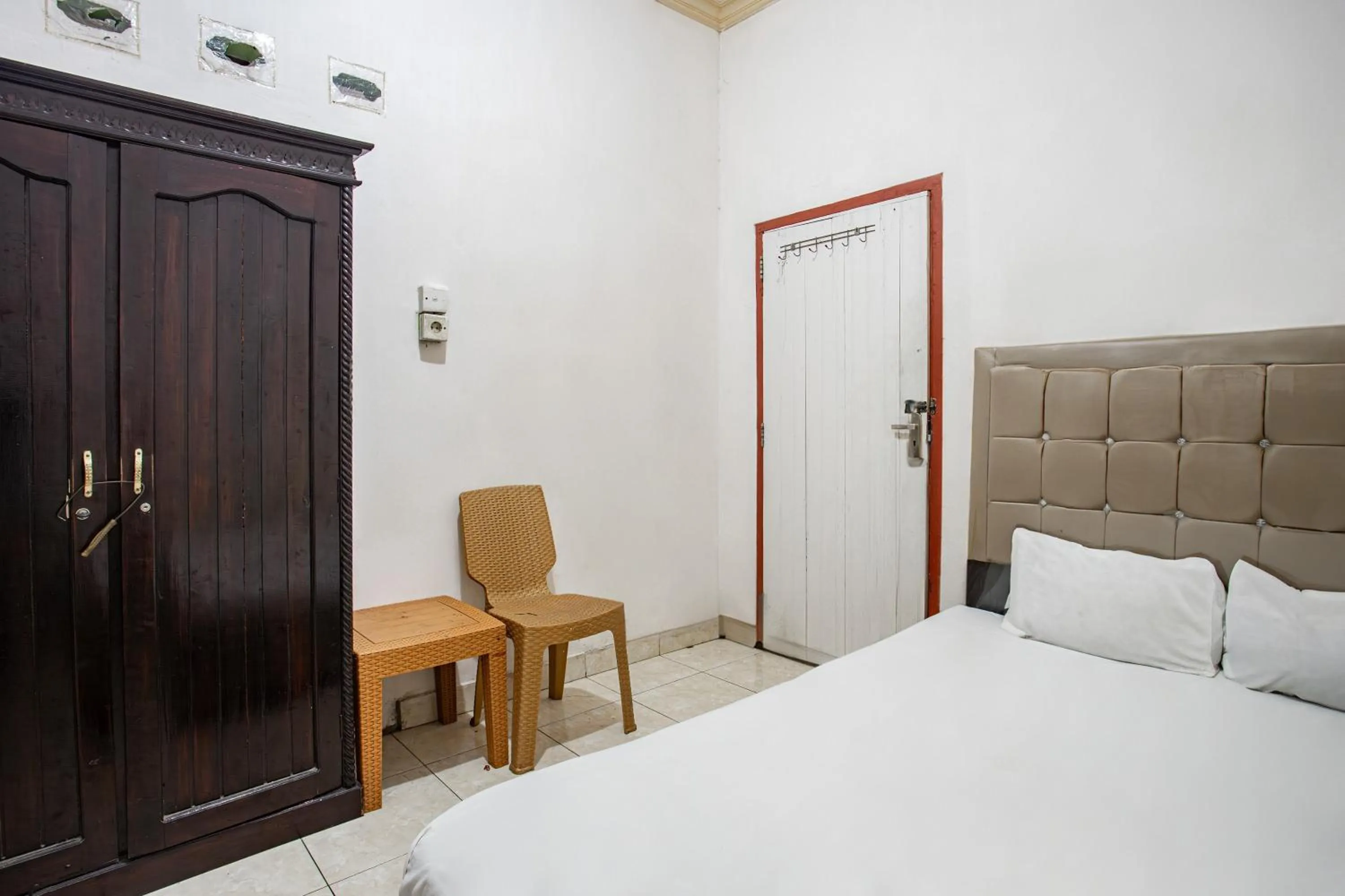 Bedroom, Bed in Hotel O Penginapan Tulimario Syariah