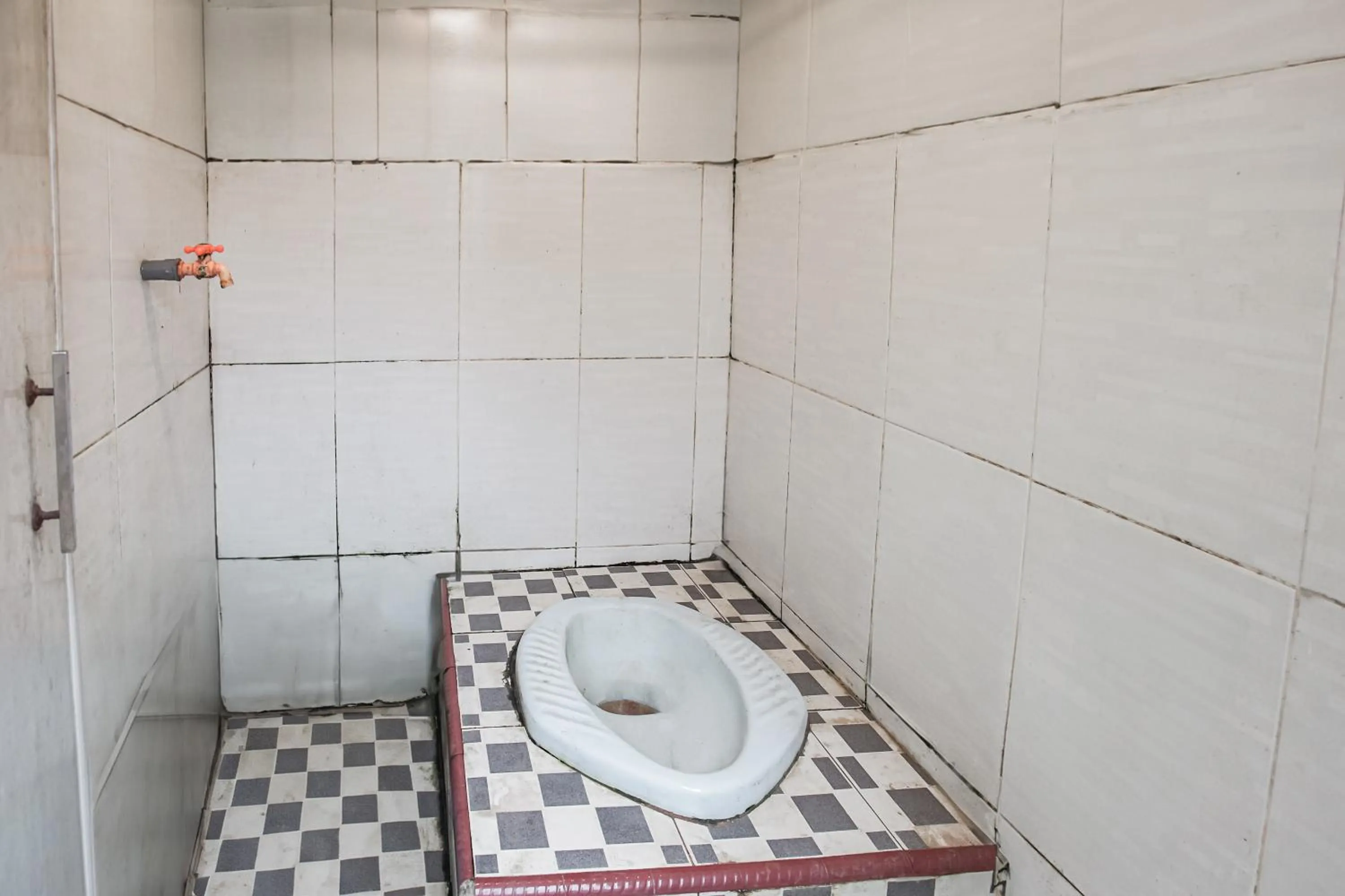 Bathroom in Hotel O Penginapan Tulimario Syariah