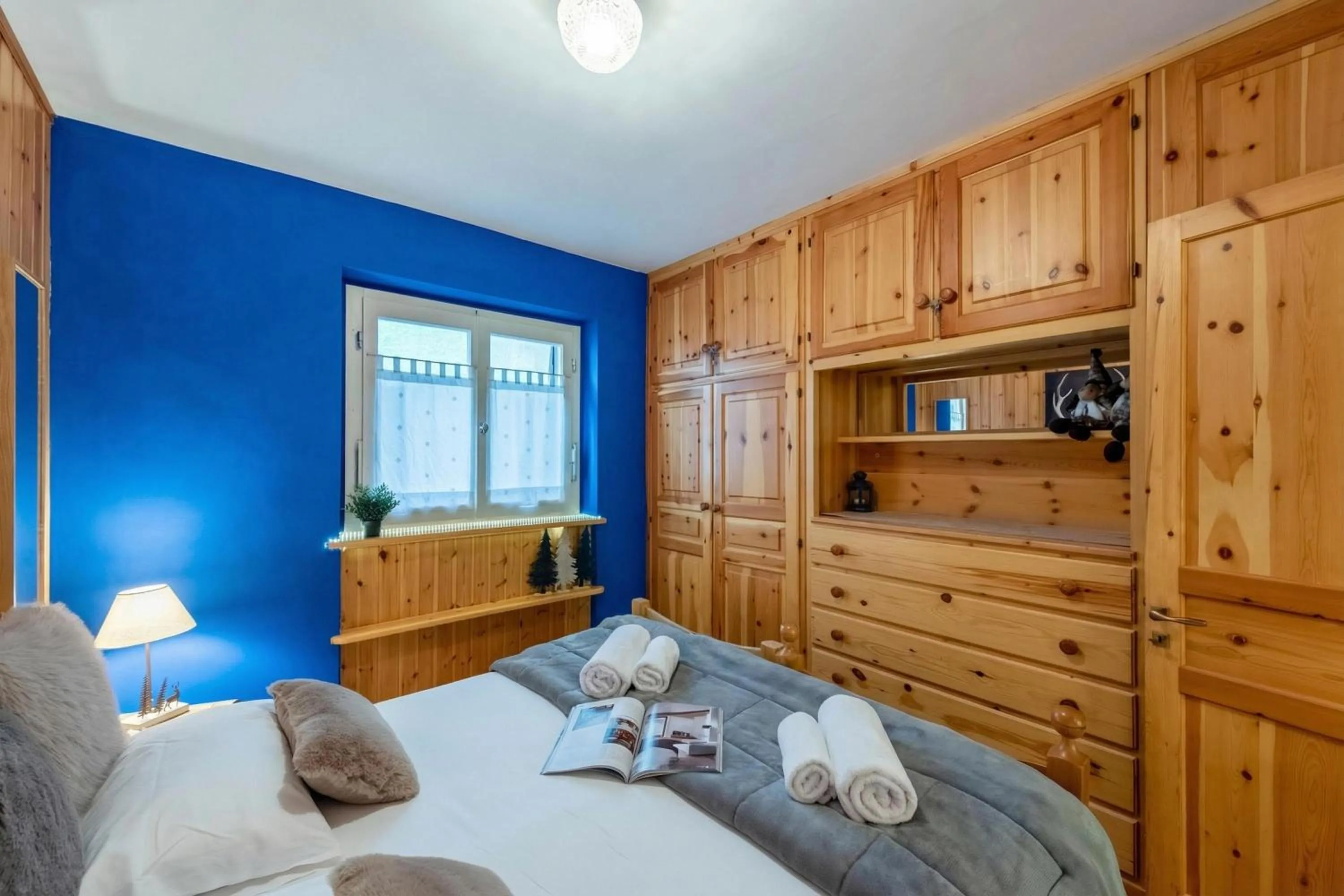 Other, Bed in Chaberton Romantic Retreat Ski In Ski Out - Happy Rentals