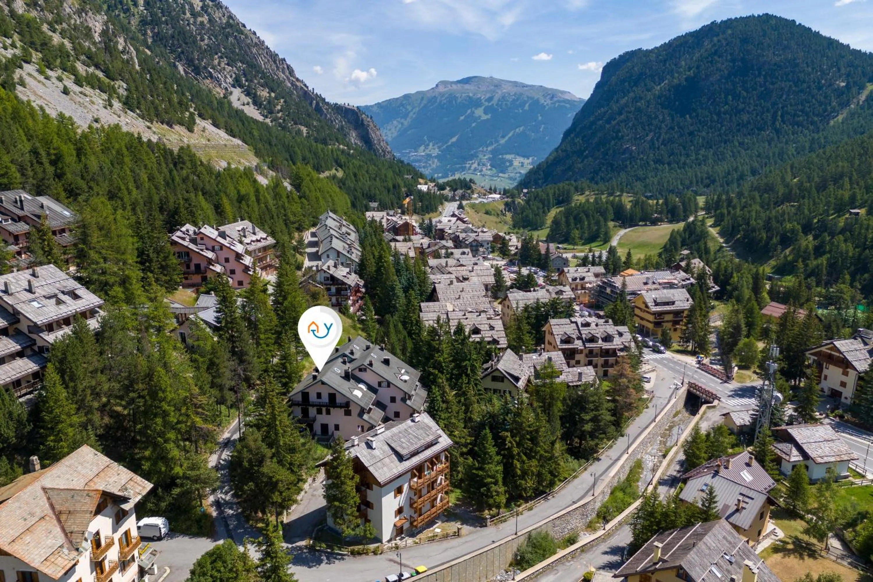 Location in Chaberton Romantic Retreat Ski In Ski Out - Happy Rentals