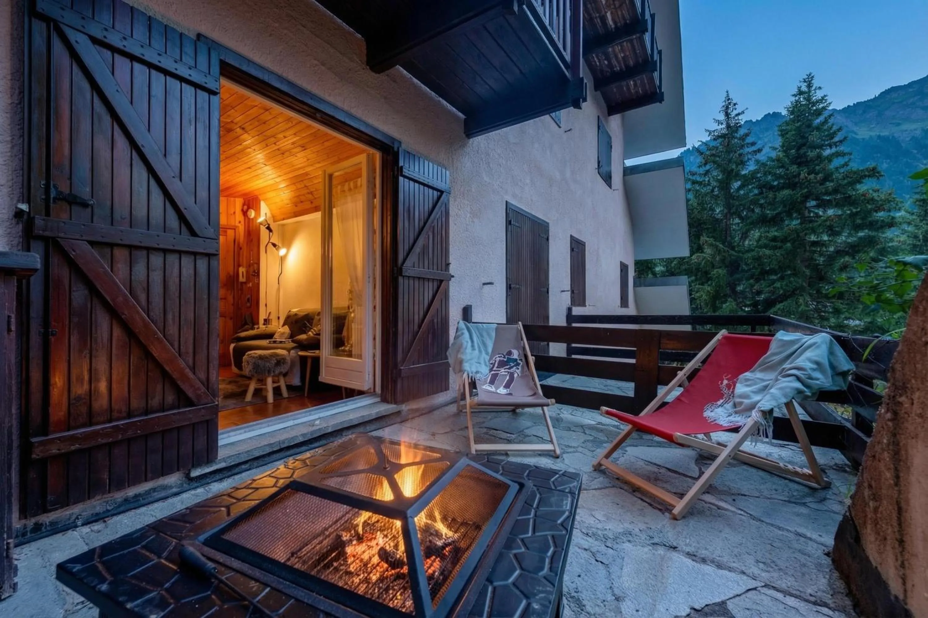 Chaberton Romantic Retreat Ski In Ski Out - Happy Rentals