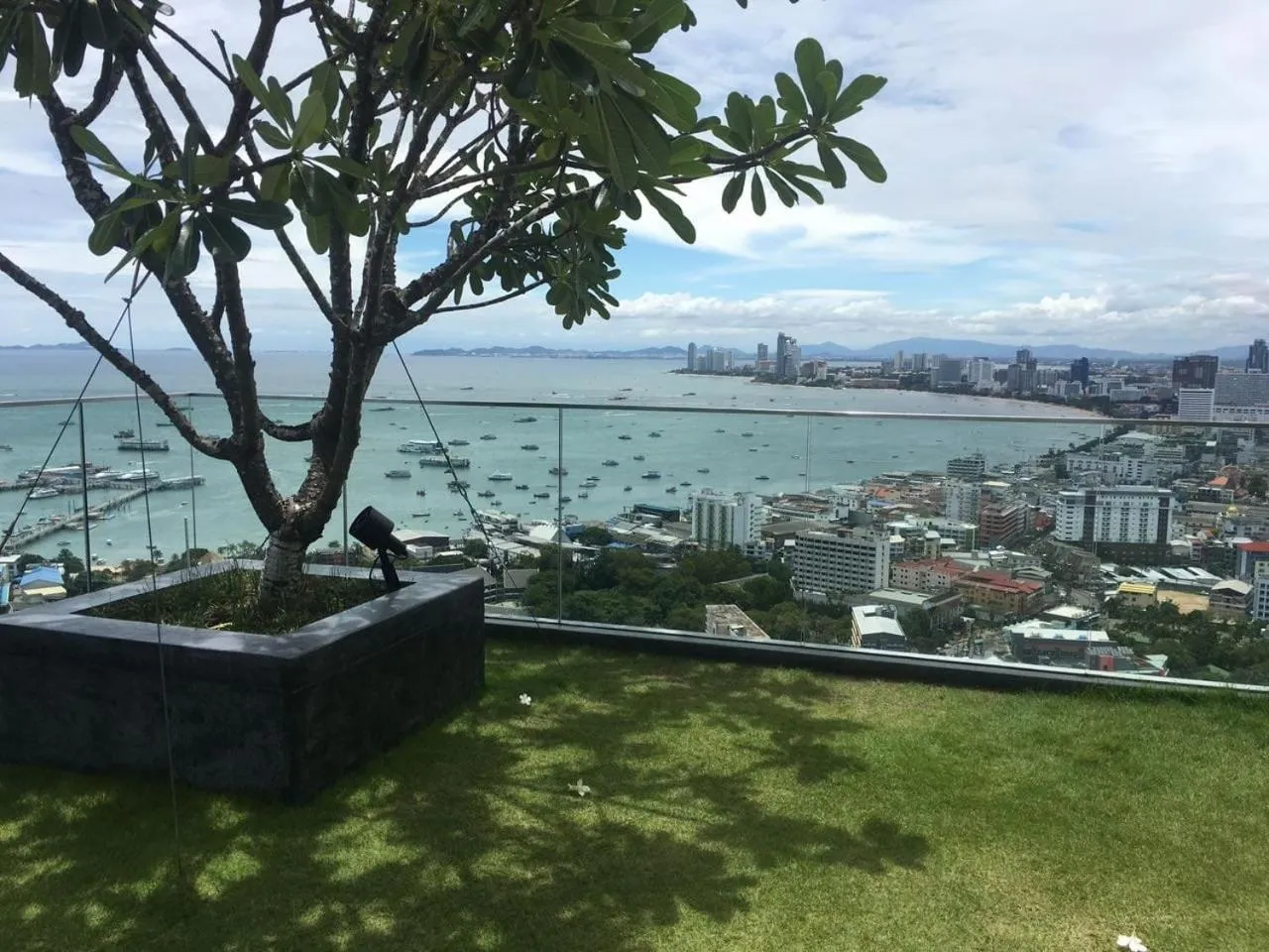 Unixx South Pattaya Sea View by MyHoliday