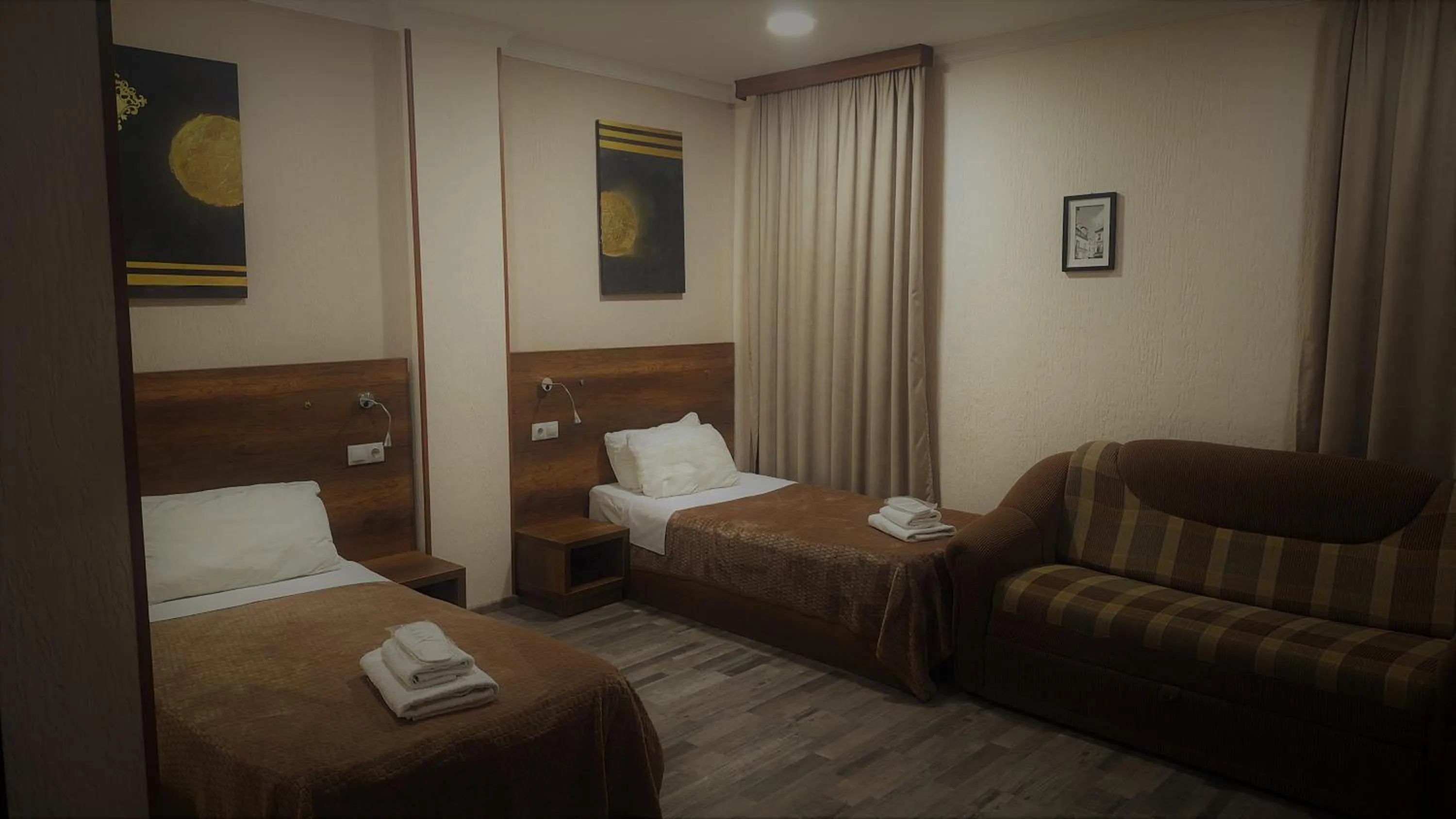 Photo of the whole room in Hotel Georgian
