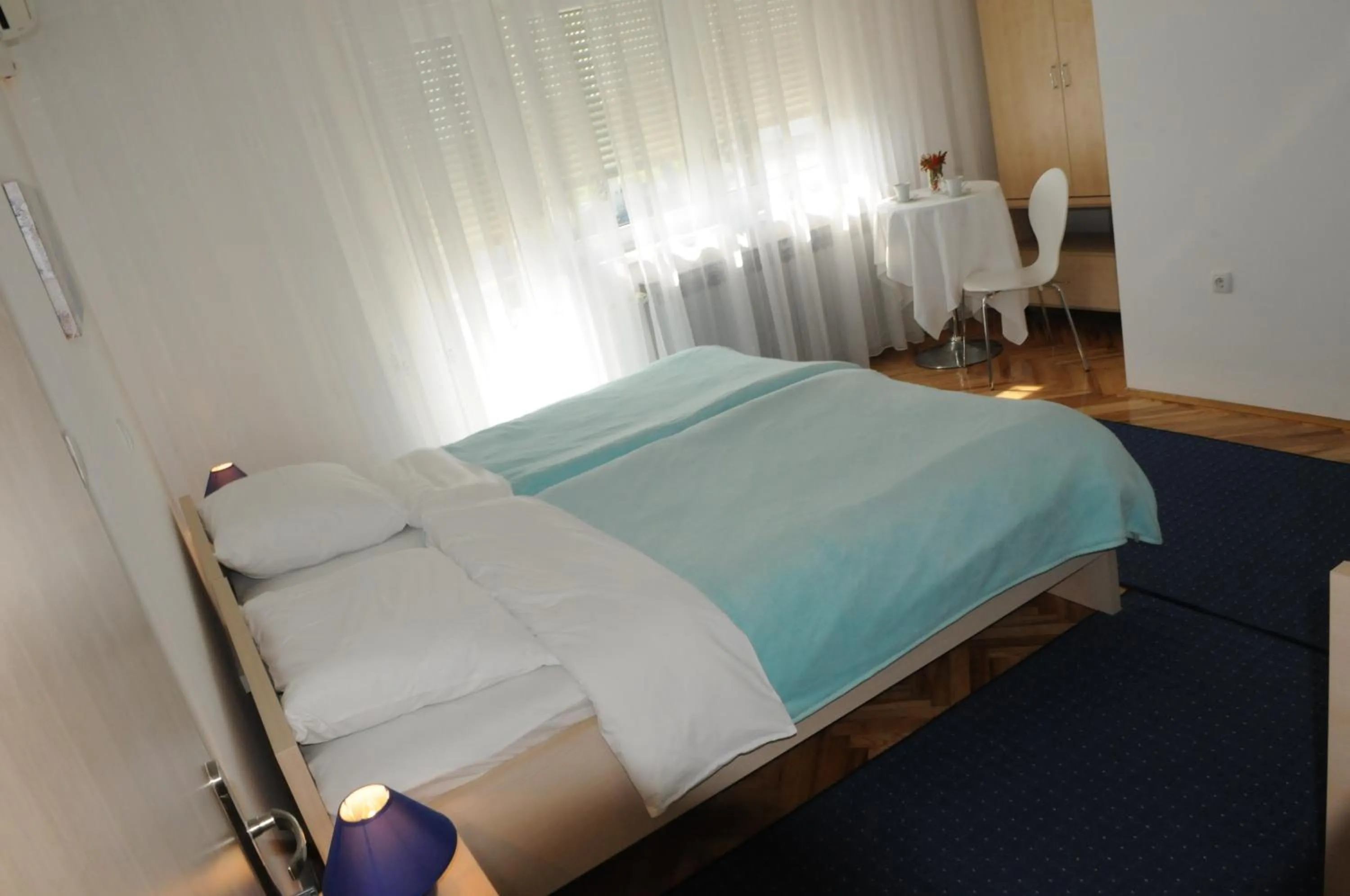 Bed in Rooms Stella
