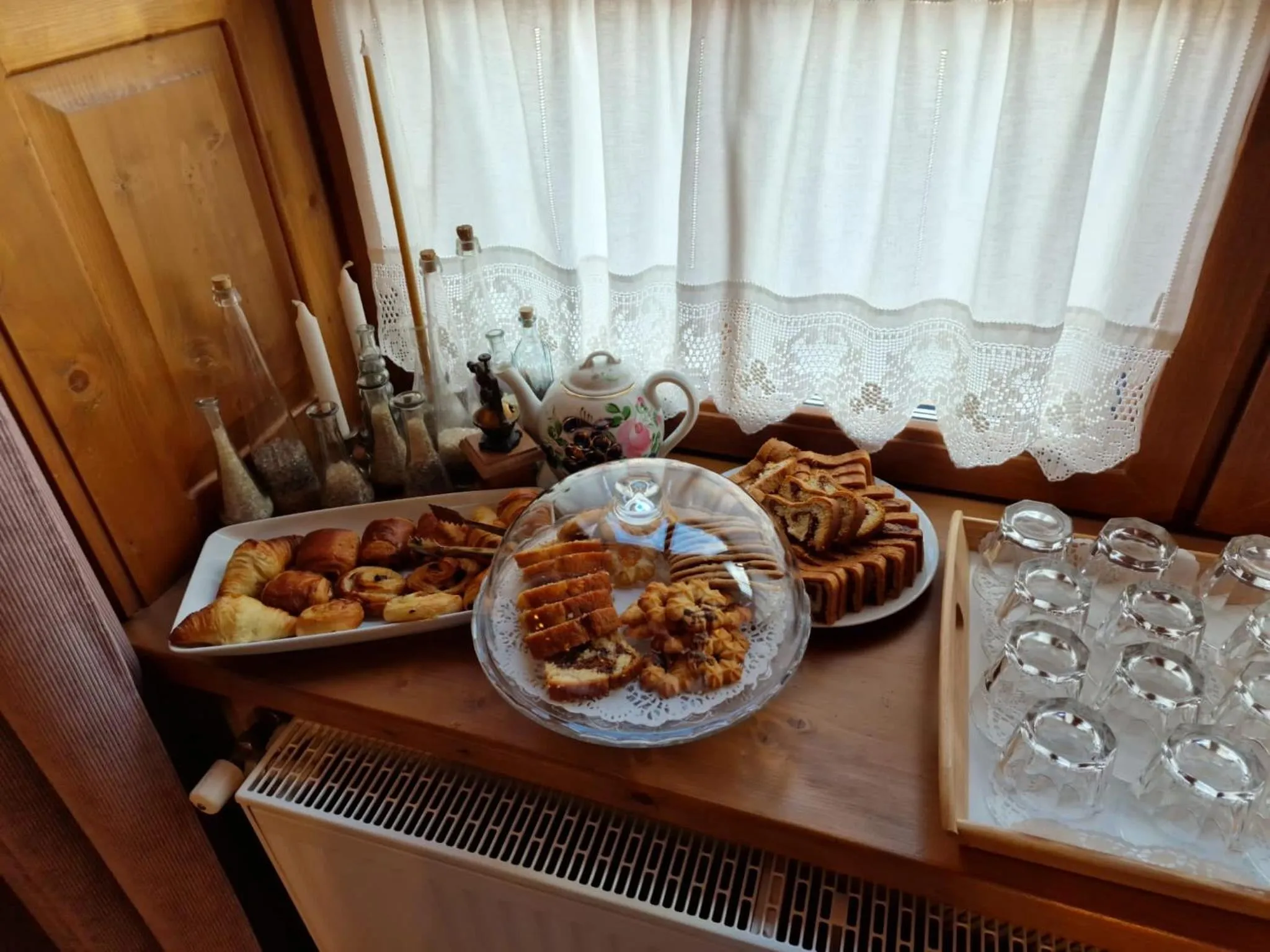 Buffet breakfast in Pensiunea Tohanu Vechi