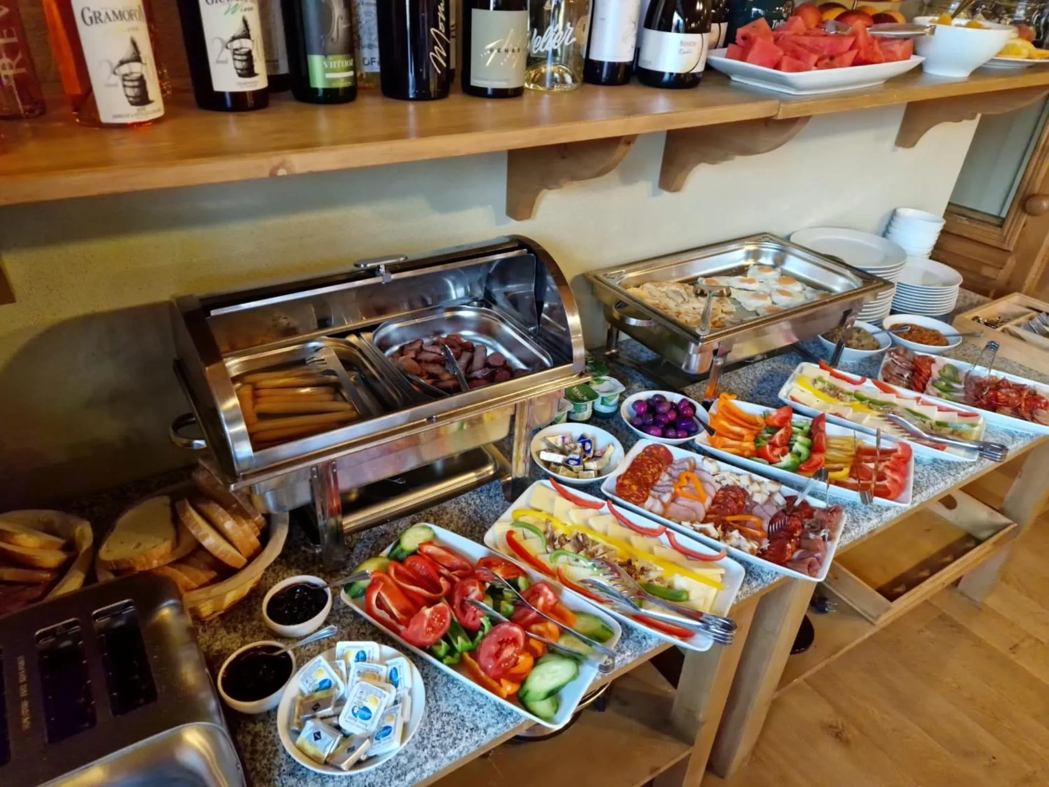 Buffet breakfast in Pensiunea Tohanu Vechi