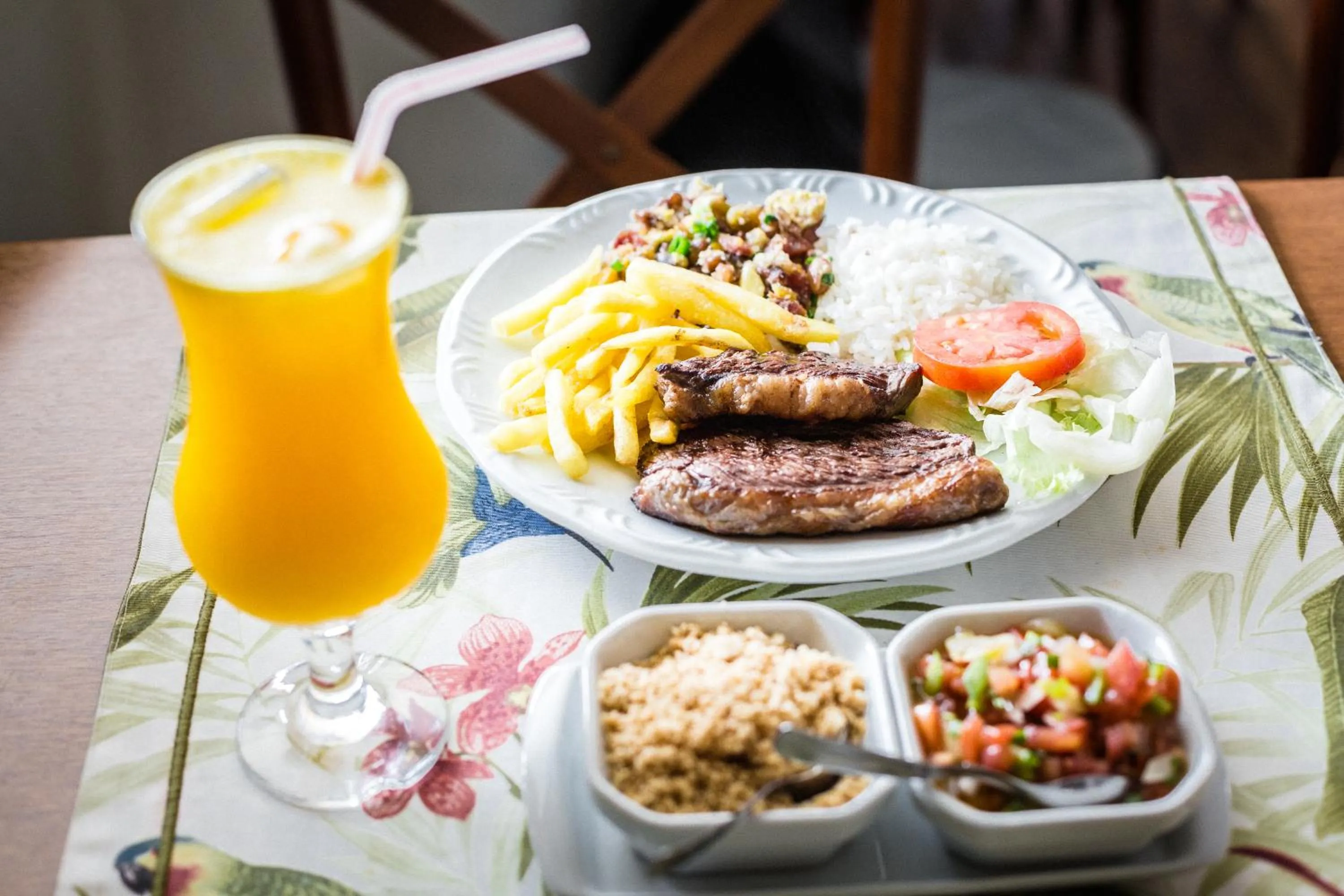 Food and drinks in San Diego Suítes Governador Valadares