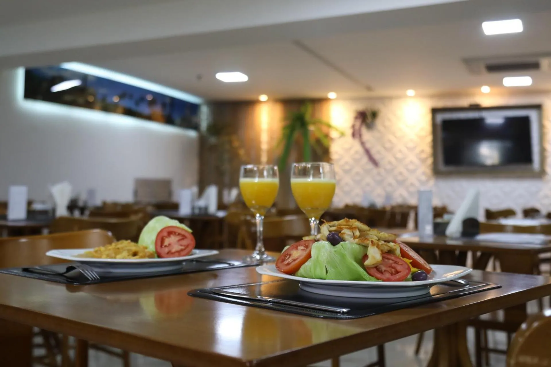 Food and drinks in San Diego Suítes Governador Valadares