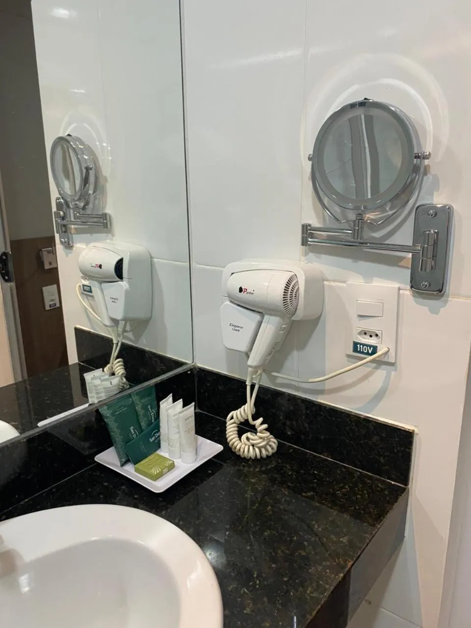 hair dryier in San Diego Suítes Governador Valadares