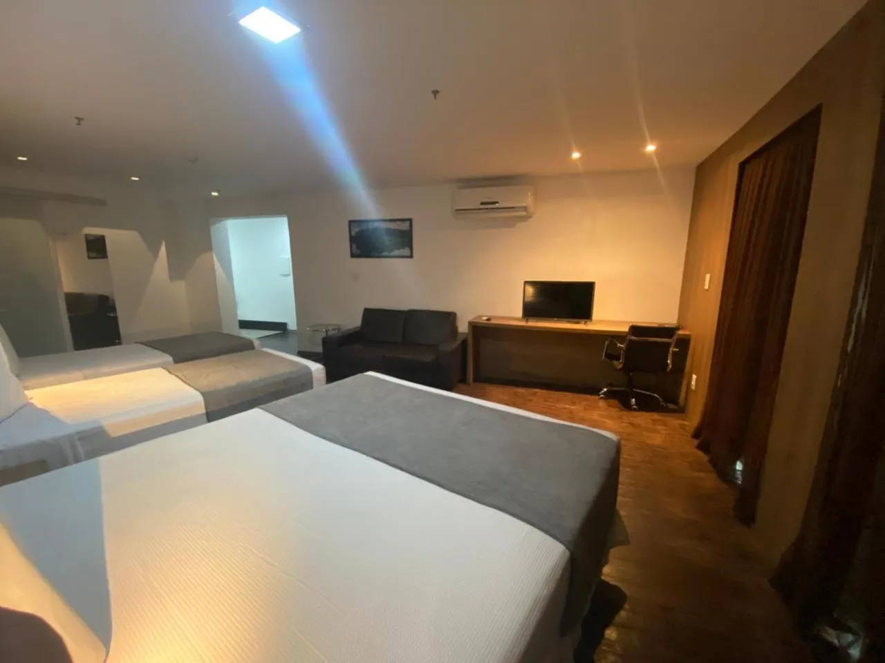 TV and multimedia, Bed in San Diego Suítes Governador Valadares