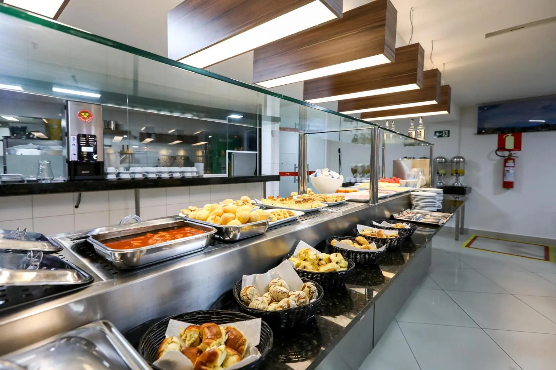 Food and drinks in San Diego Suítes Governador Valadares