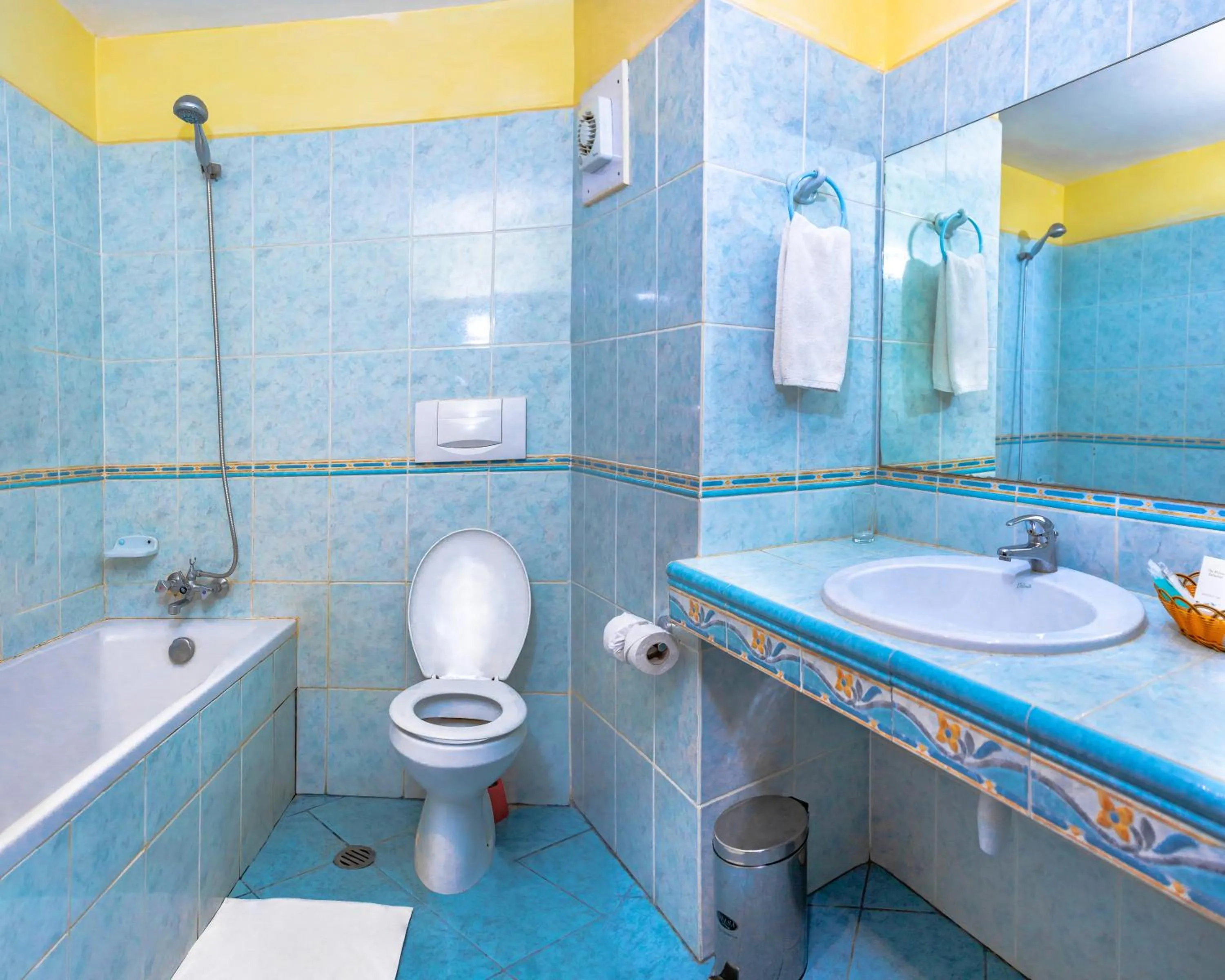 Toilet in New Safari Hotel