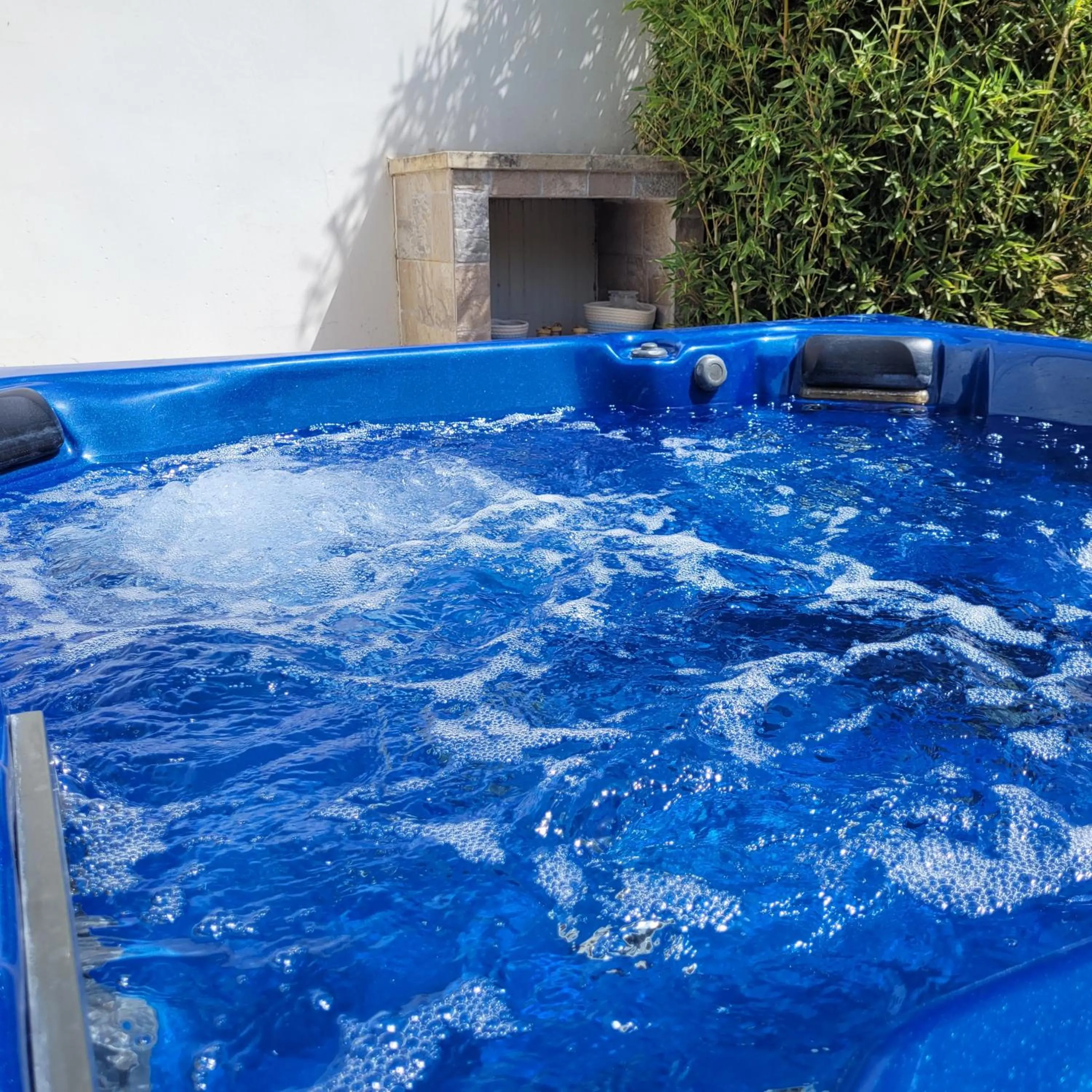 Il Giardino Di Flora con Piscina & Jacuzzi