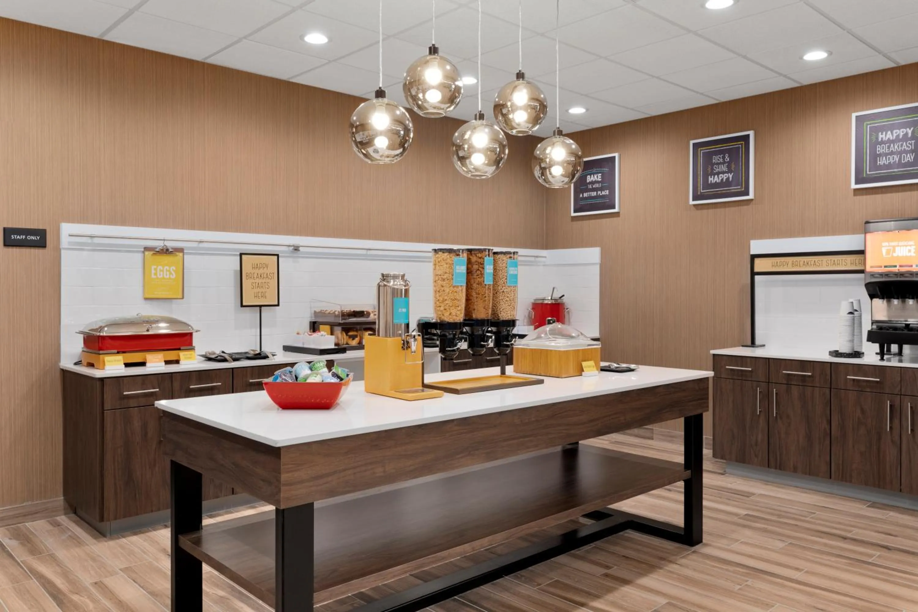 Food in Hampton Inn Saline