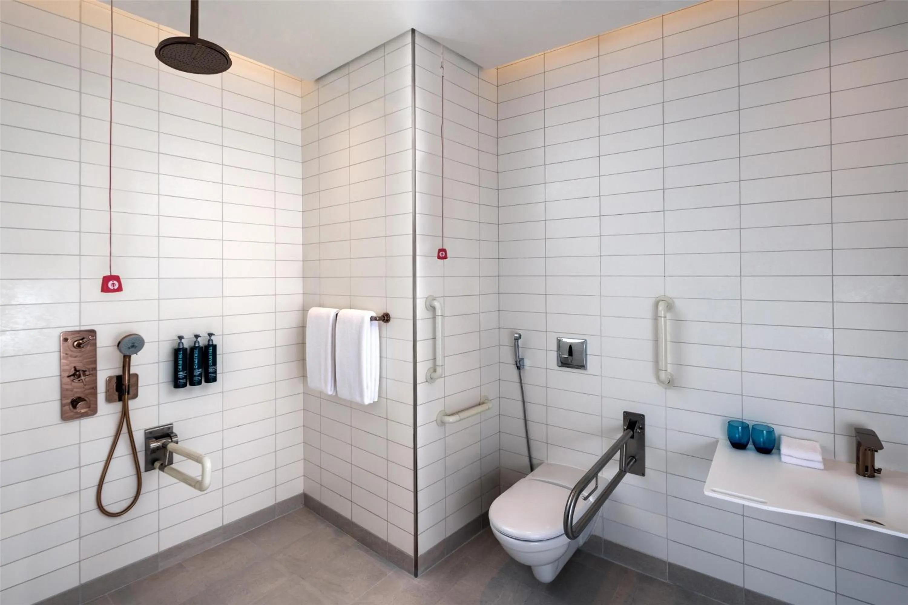 Bathroom in Hilton Dubai Creek Hotel & Residences