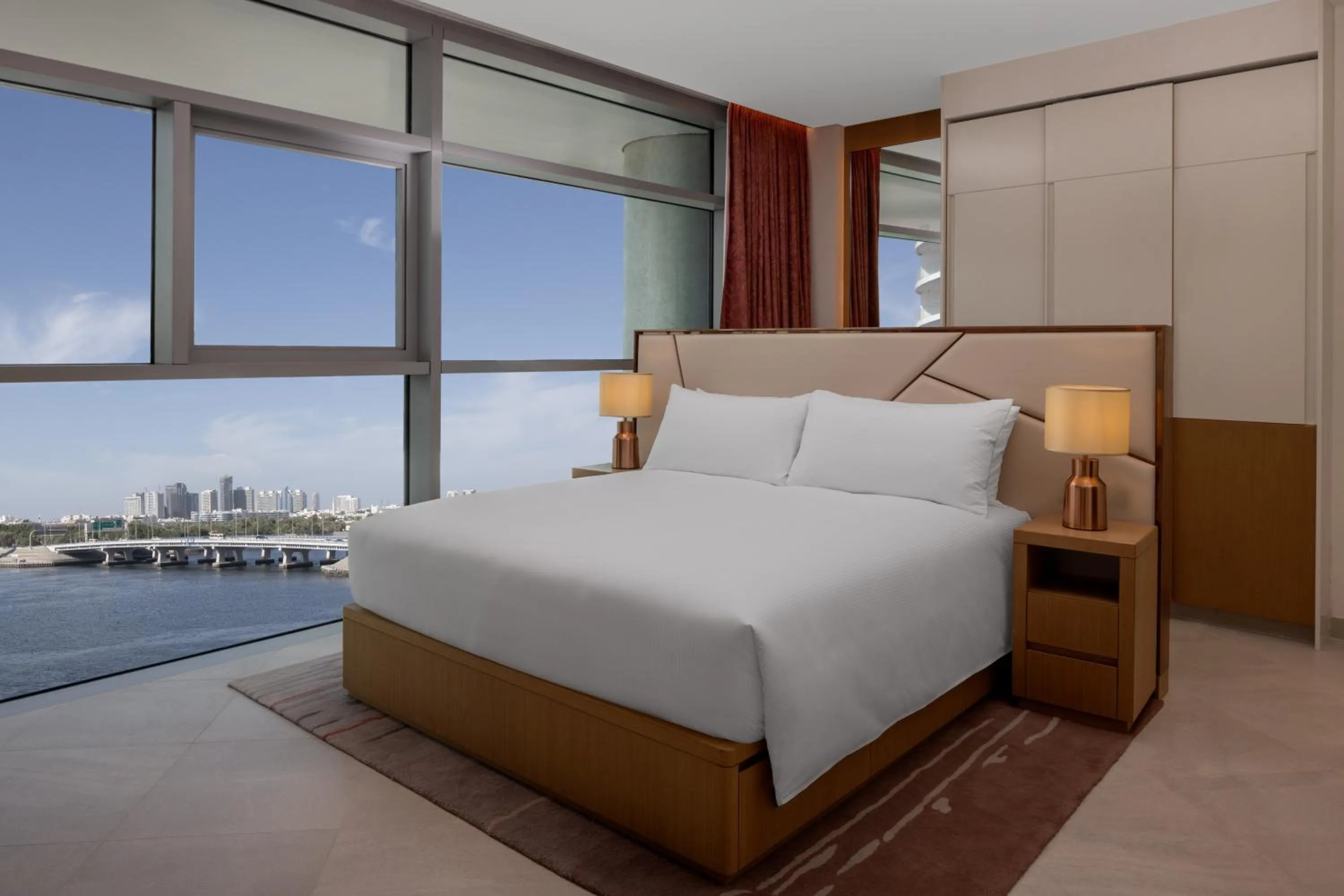 Bed in Hilton Dubai Creek Hotel & Residences