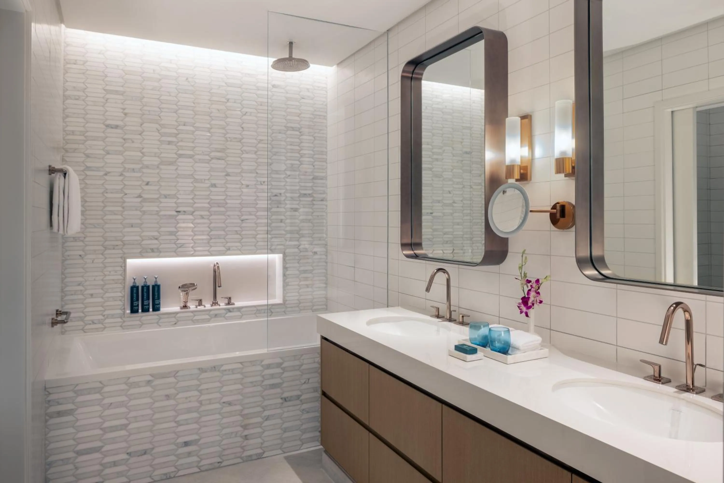 Bathroom in Hilton Dubai Creek Hotel & Residences