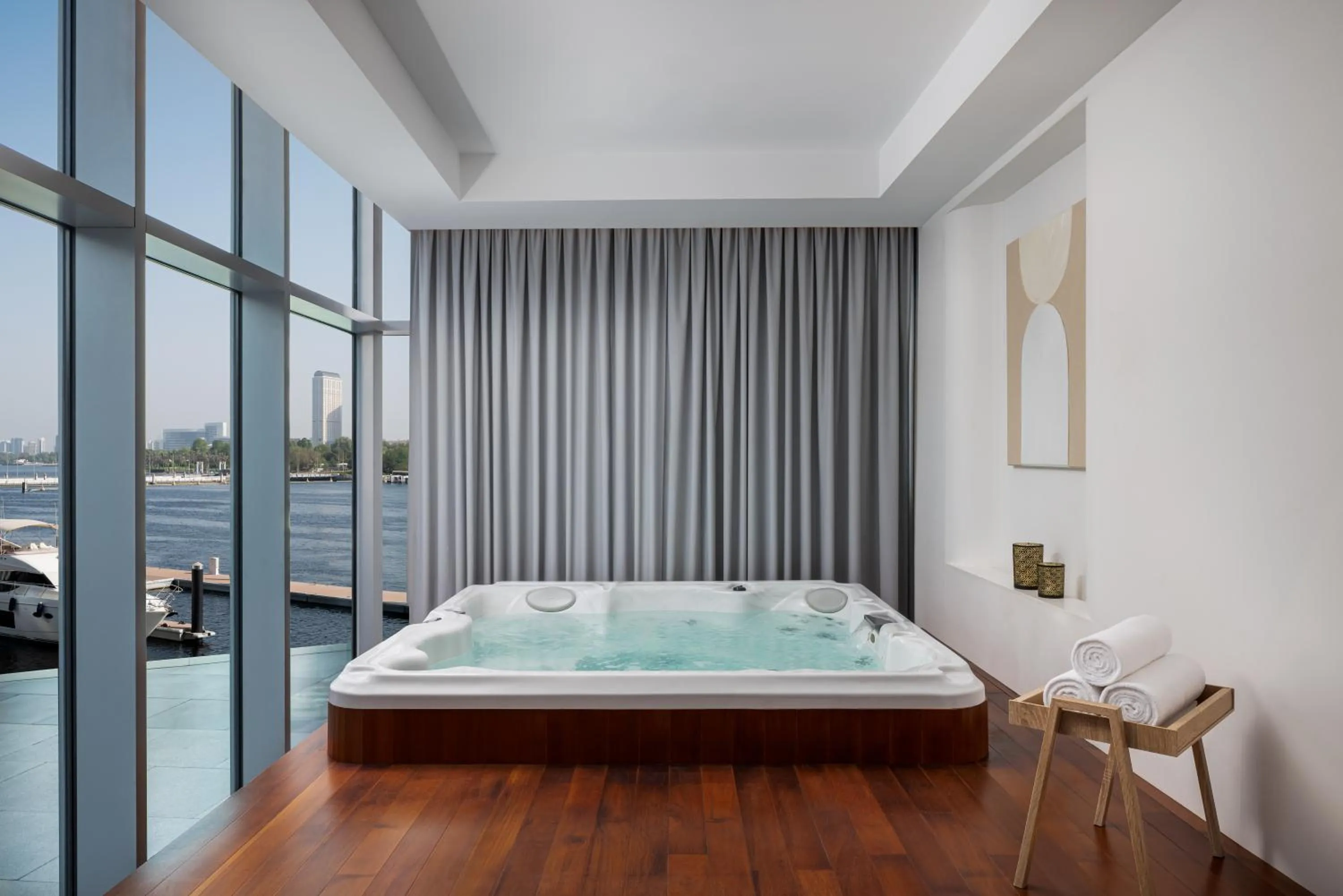 Spa and wellness centre/facilities, Bed in Hilton Dubai Creek Hotel & Residences