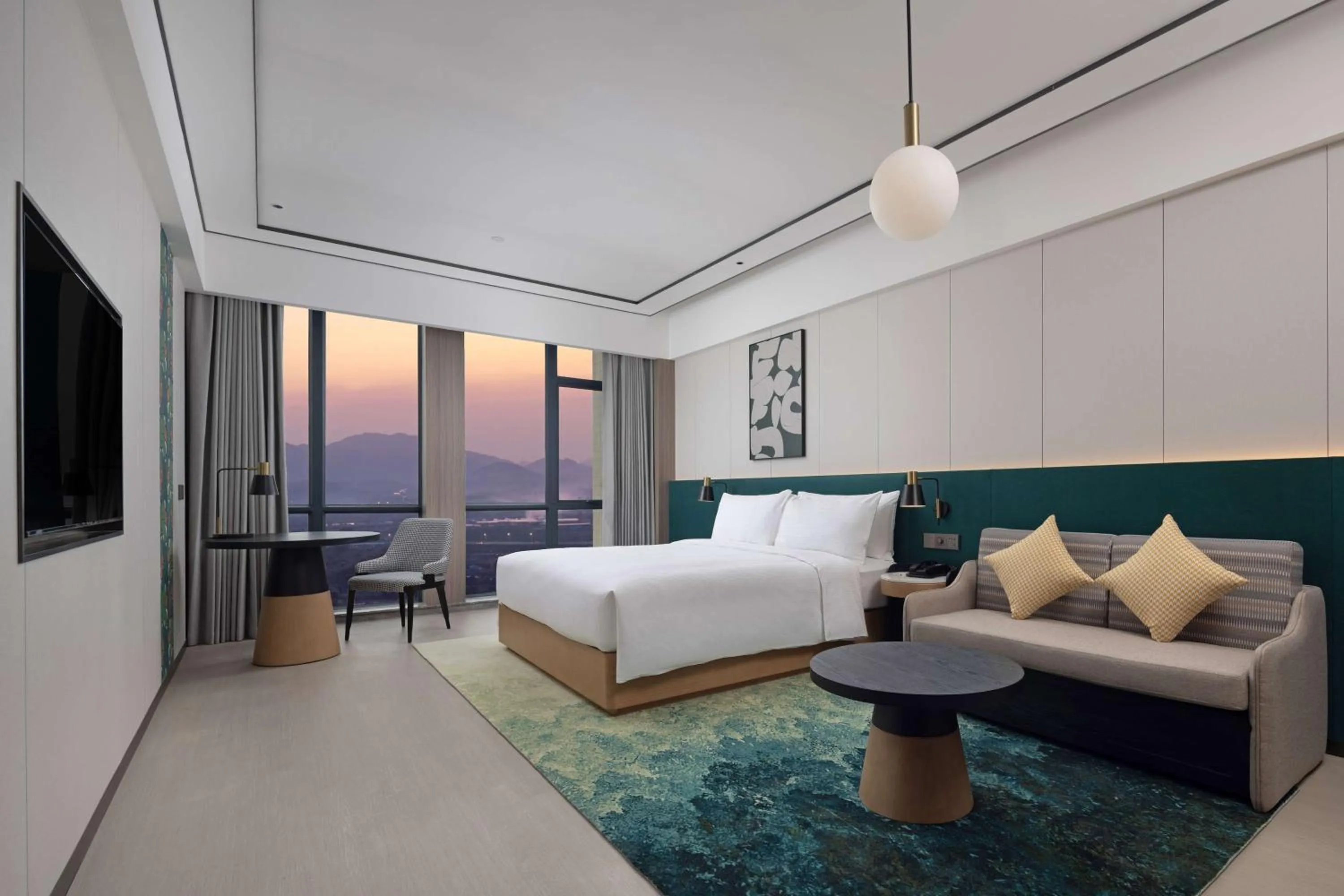 Living room, Bed in Hilton Garden Inn Jiangmen Xinhui