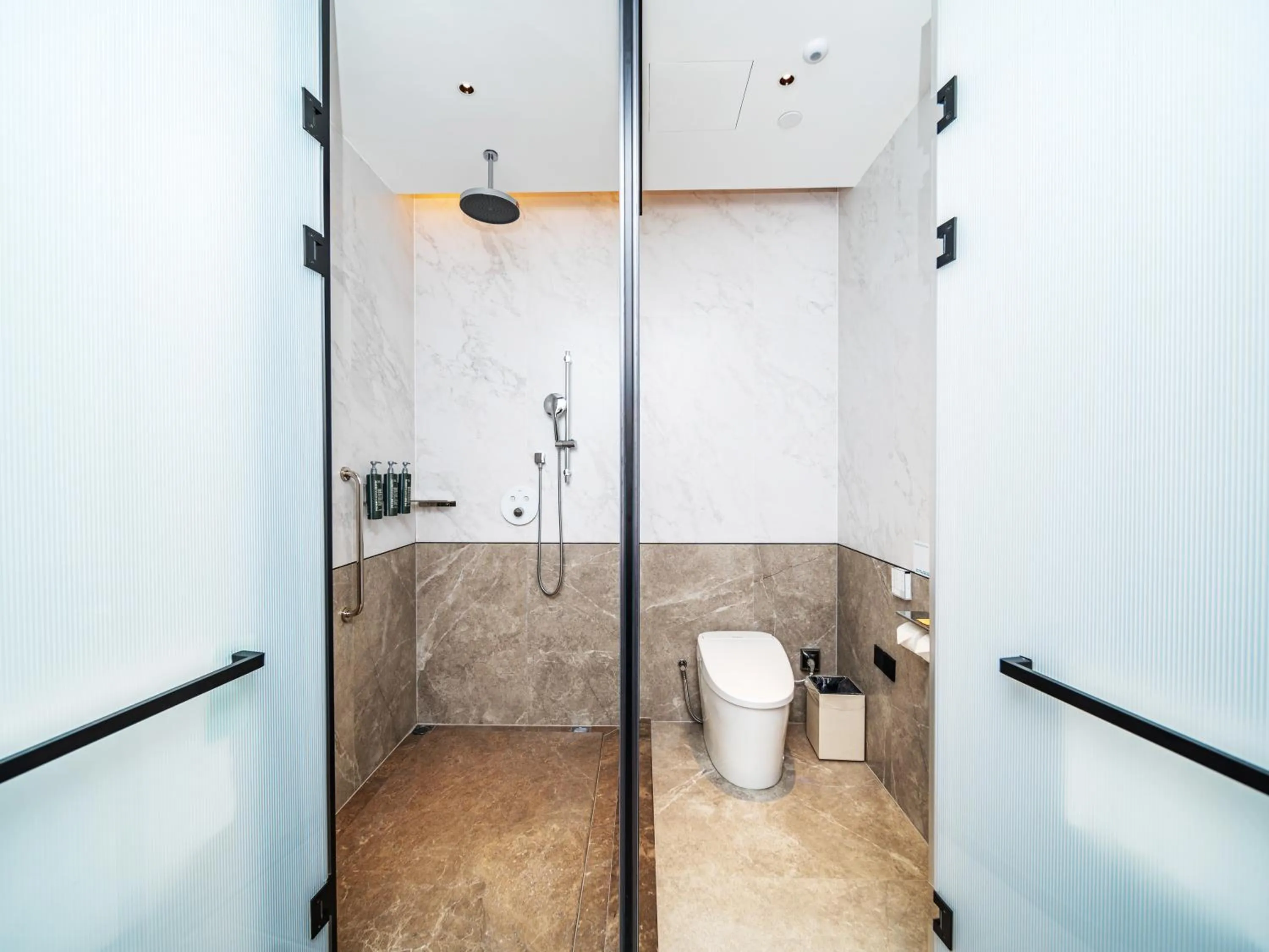 Toilet in Hilton Garden Inn Huizhou North Railway Station